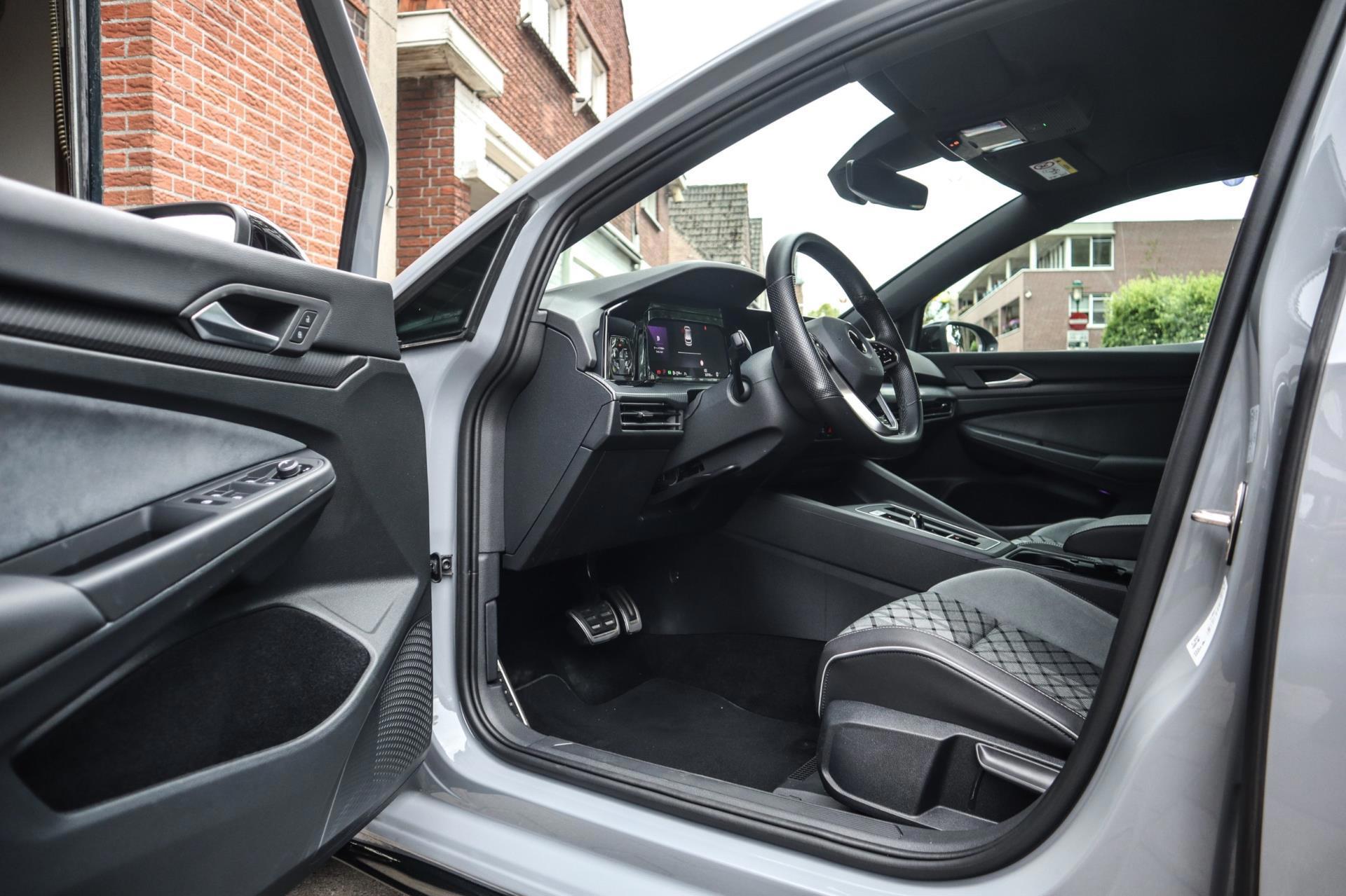 Volkswagen Golf 8 1.5 eTSI R-Line Business CAMERA (2021), foto 13