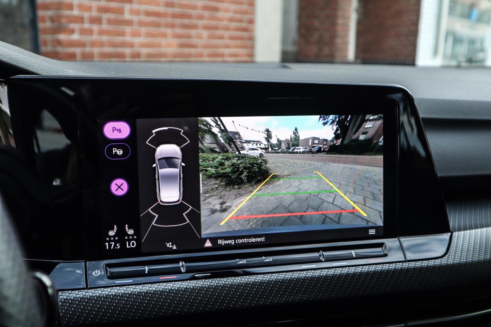 Volkswagen Golf 8 1.5 eTSI R-Line Business CAMERA (2021), foto 23