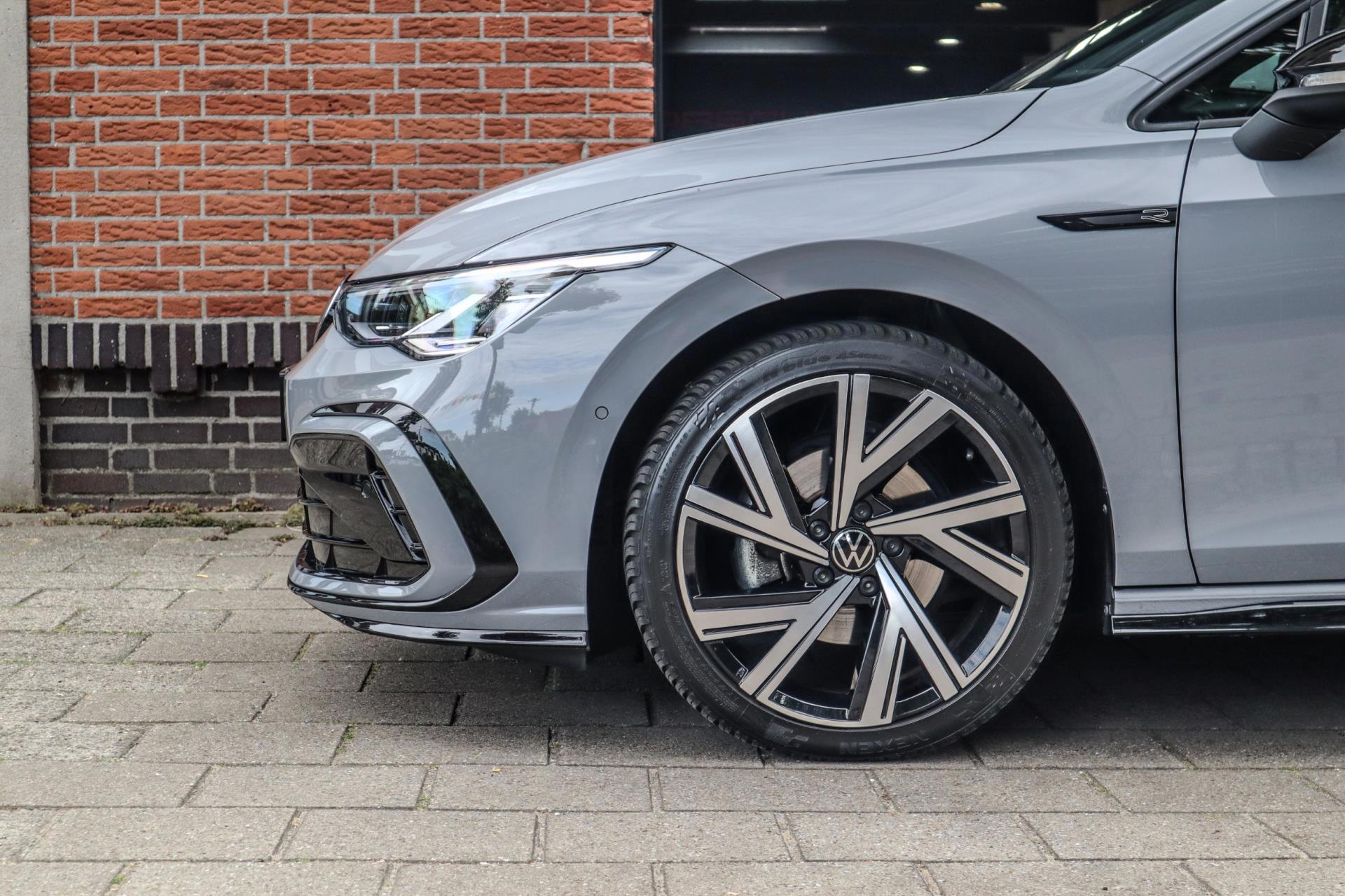 Volkswagen Golf 8 1.5 eTSI R-Line Business CAMERA (2021), foto 7