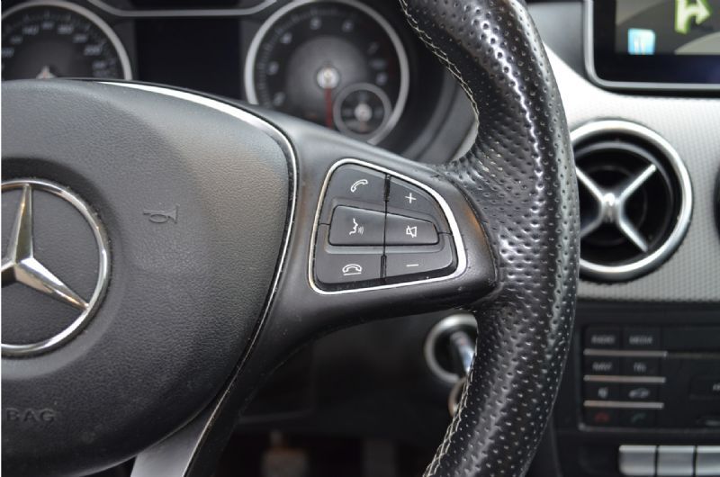 Mercedes-Benz B-klasse 180 Ambition (2016), foto 12