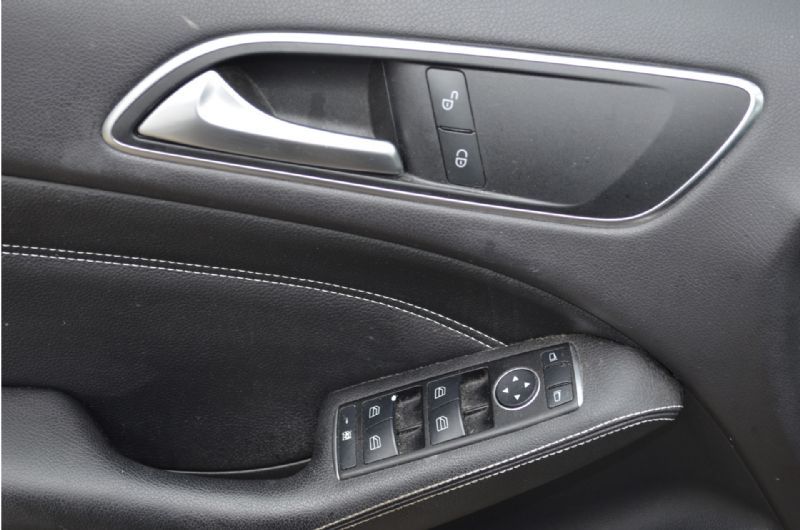 Mercedes-Benz B-klasse 180 Ambition (2016), foto 19