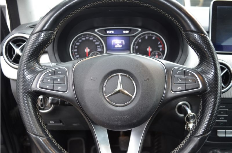 Mercedes-Benz B-klasse 180 Ambition (2016), foto 24