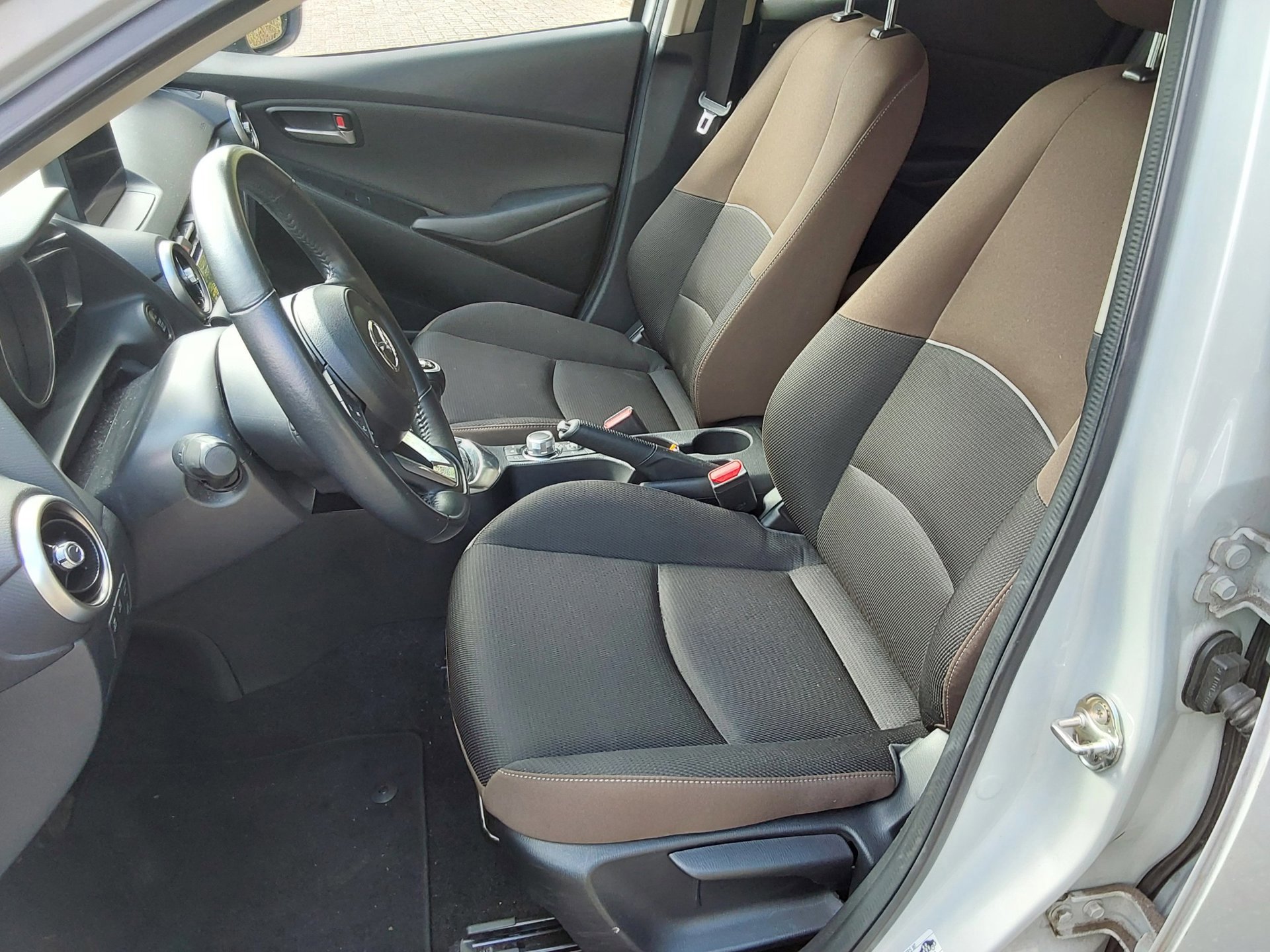 Mazda 2 1.5 Skyactiv-G Comfort (2022), foto 7