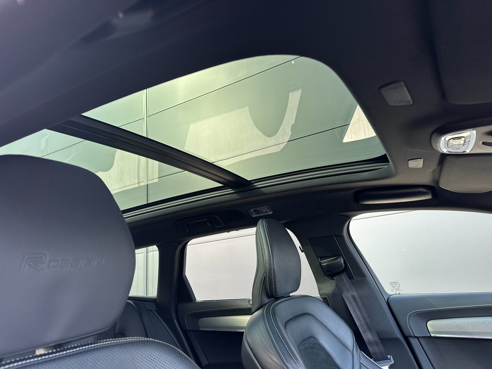Volvo V90 2.0 T8 AWD R-design (2018), foto 18