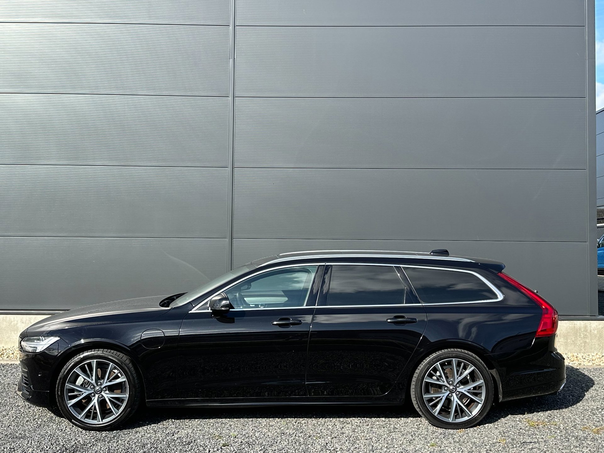 Volvo V90 2.0 T8 AWD R-design (2018), foto 3