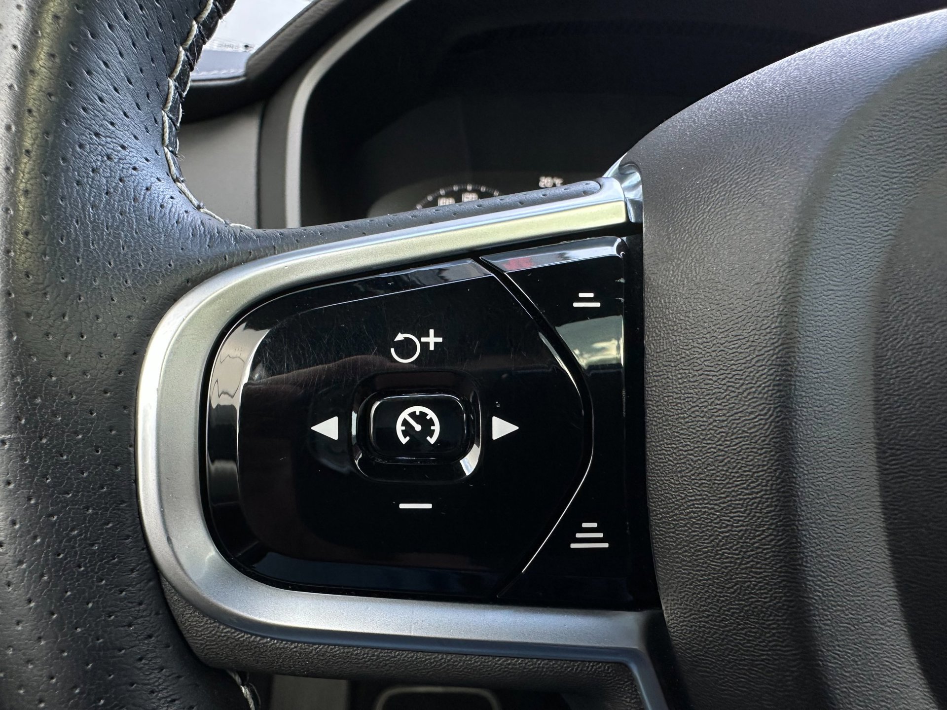 Volvo V90 2.0 T8 AWD R-design (2018), foto 22