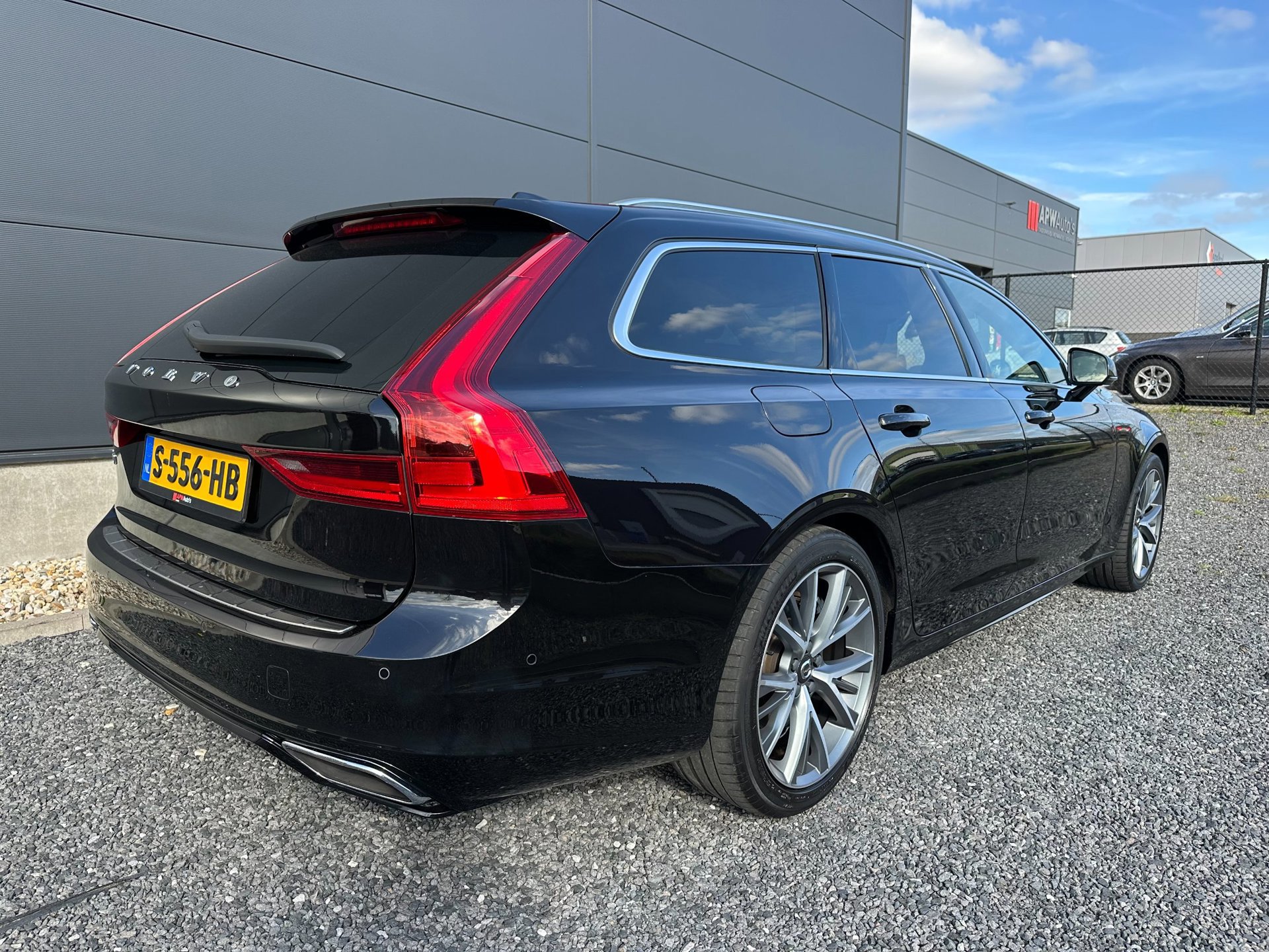 Volvo V90 2.0 T8 AWD R-design (2018), foto 5