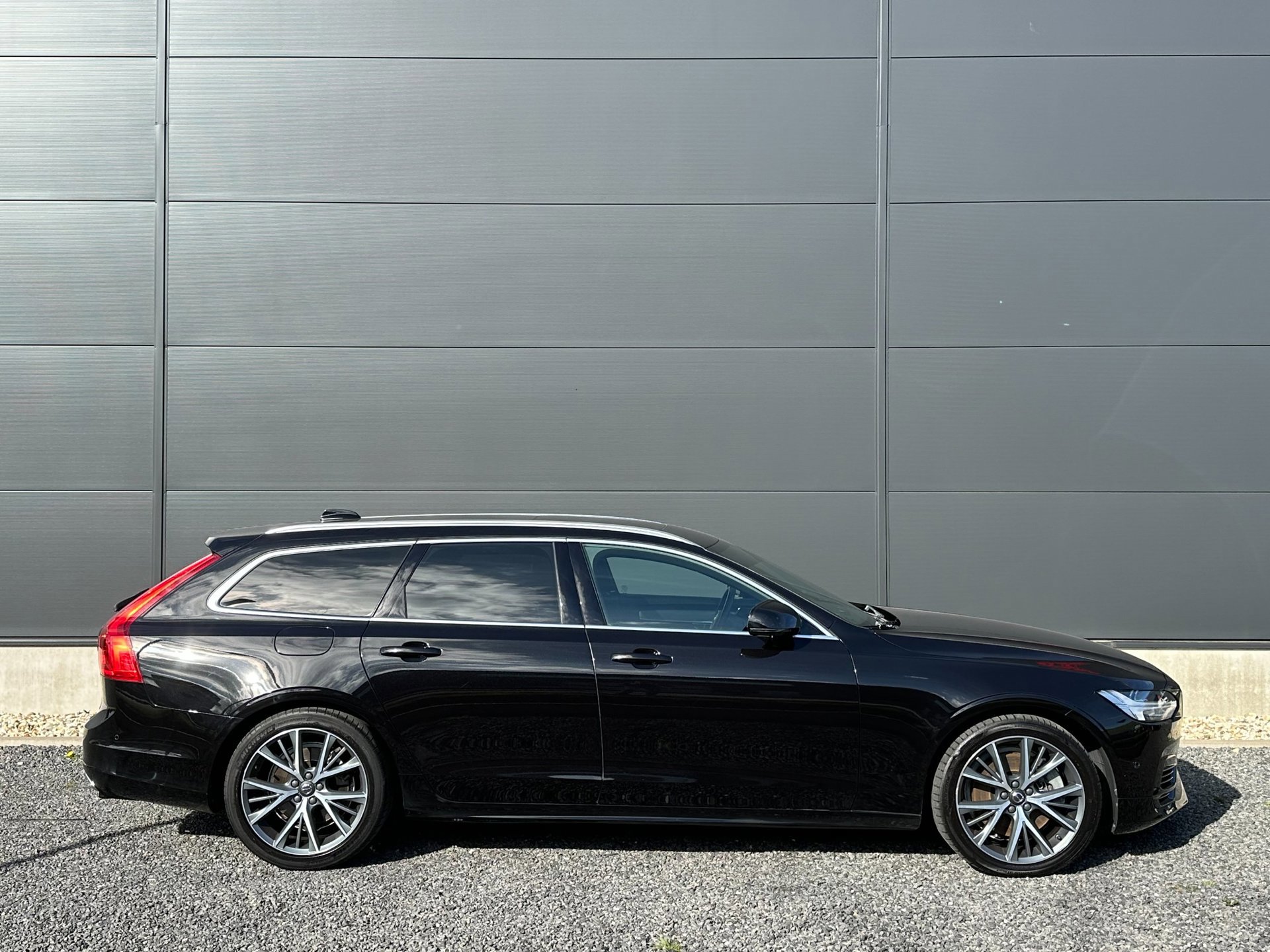 Volvo V90 2.0 T8 AWD R-design (2018), foto 6