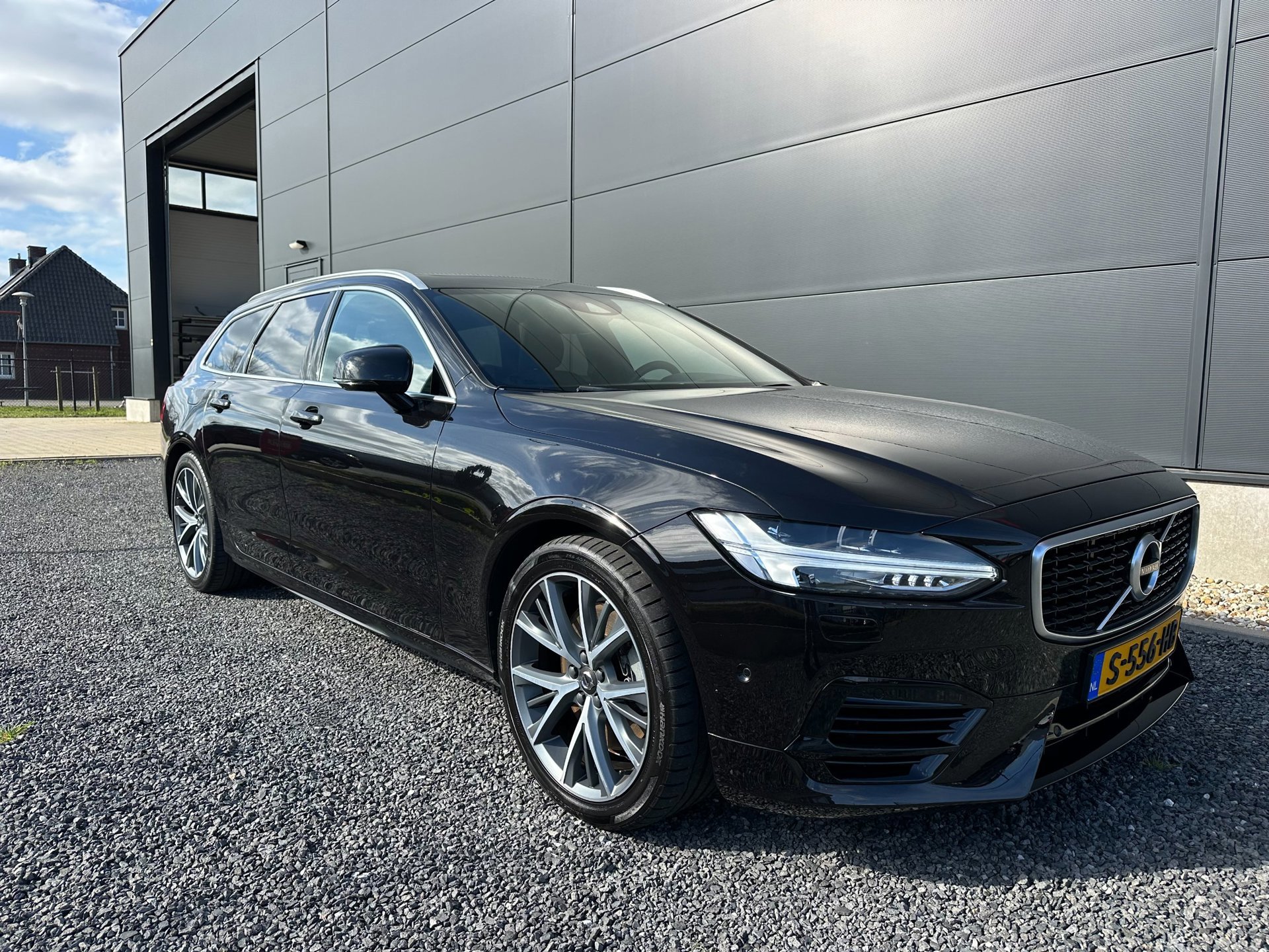Volvo V90 2.0 T8 AWD R-design (2018), foto 7