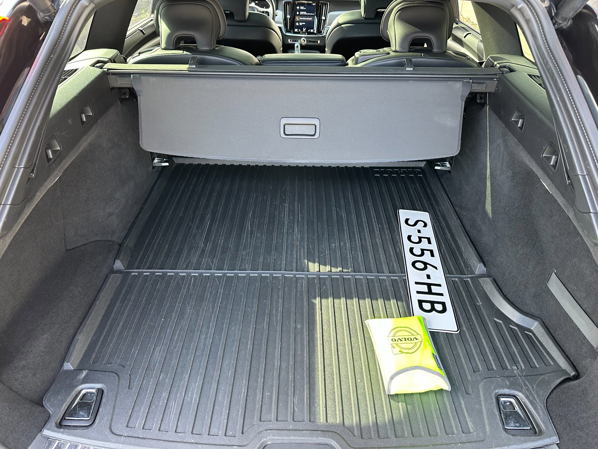 Volvo V90 2.0 T8 AWD R-design (2018), foto 10