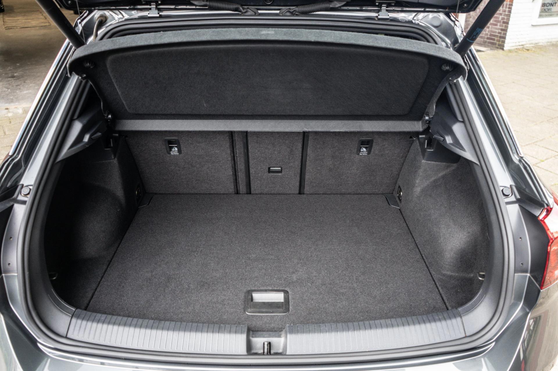 Volkswagen T-Roc 2.0 TSI 4Motion Sport Business R (2019), foto 29