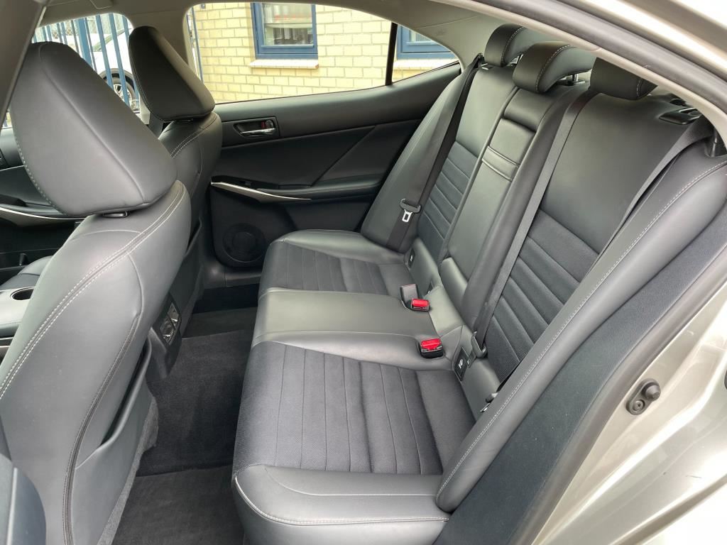 Lexus IS 300h Business Line Pro (2017), foto 11