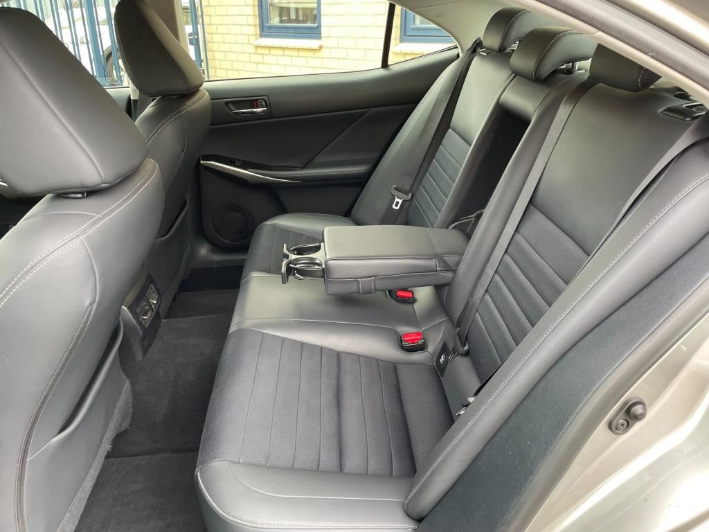 Lexus IS 300h Business Line Pro (2017), foto 12