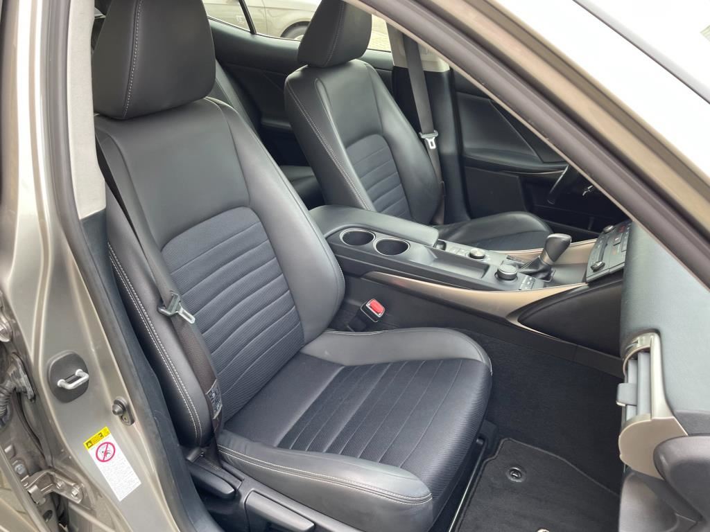 Lexus IS 300h Business Line Pro (2017), foto 14