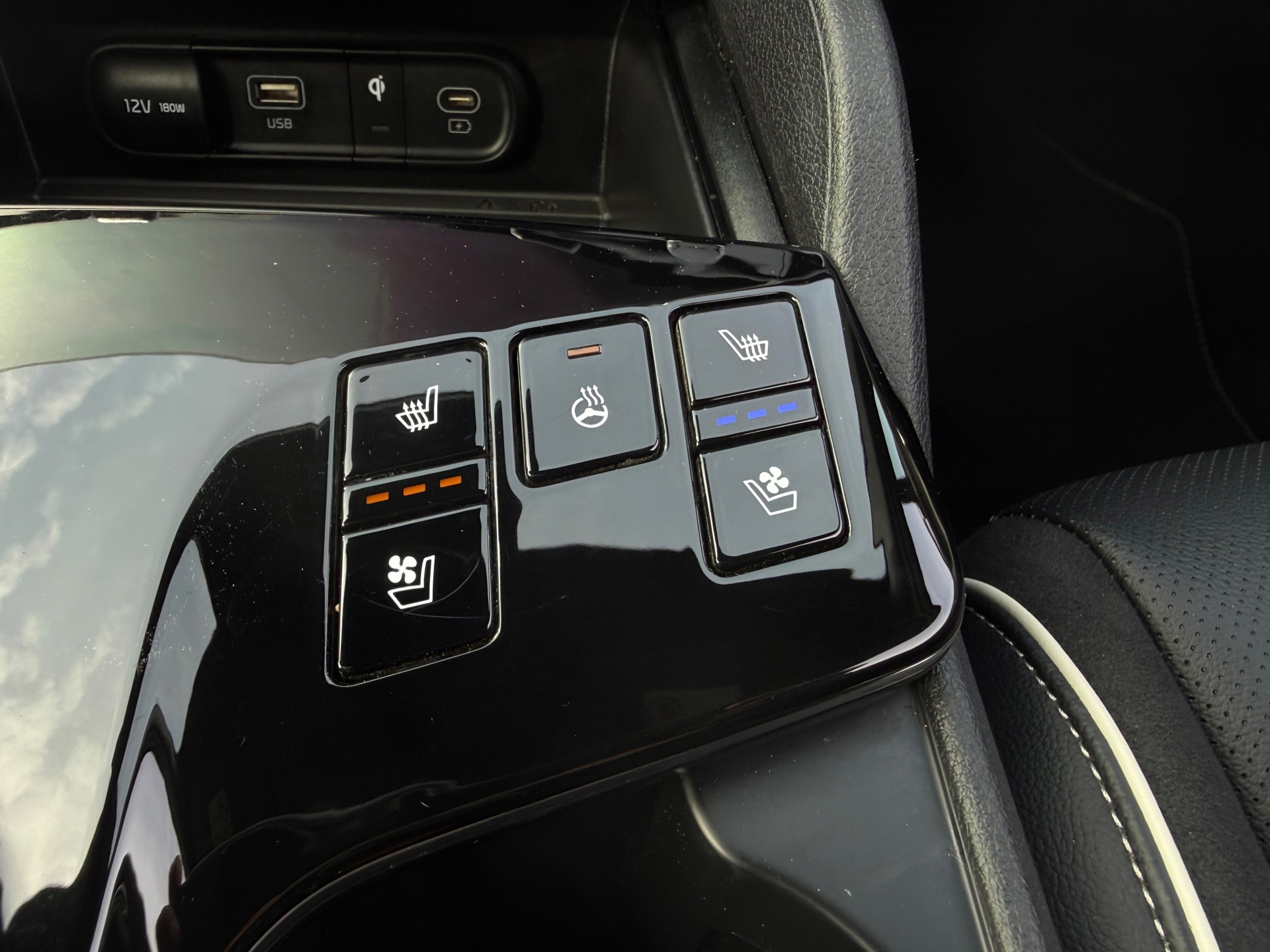Kia Sportage 1.6 T-GDi Hybrid GT-PlusLine (2023), foto 11