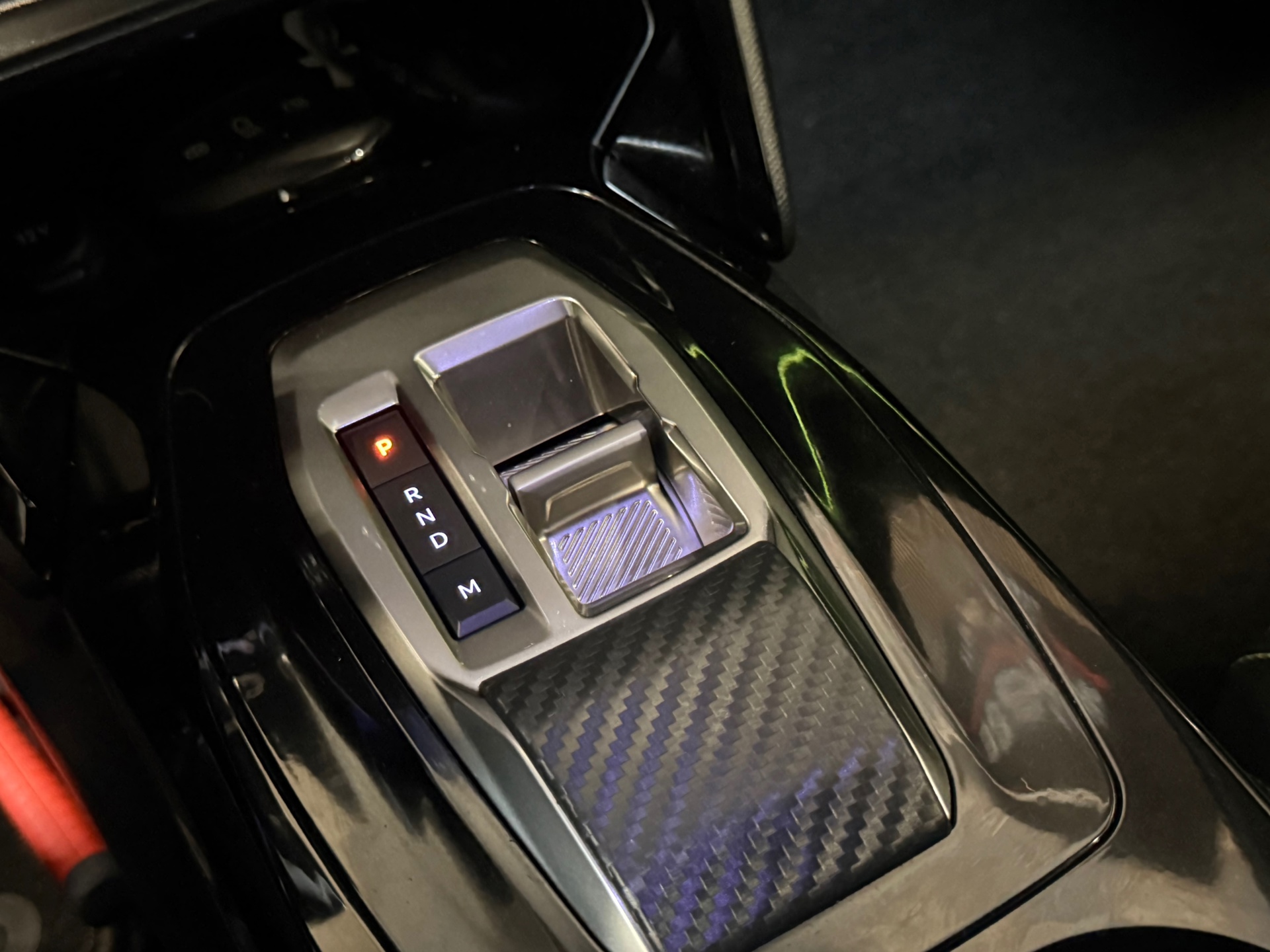 Peugeot 208 1.2 Hybrid 110 e-DCS6 GT (2025), foto 20