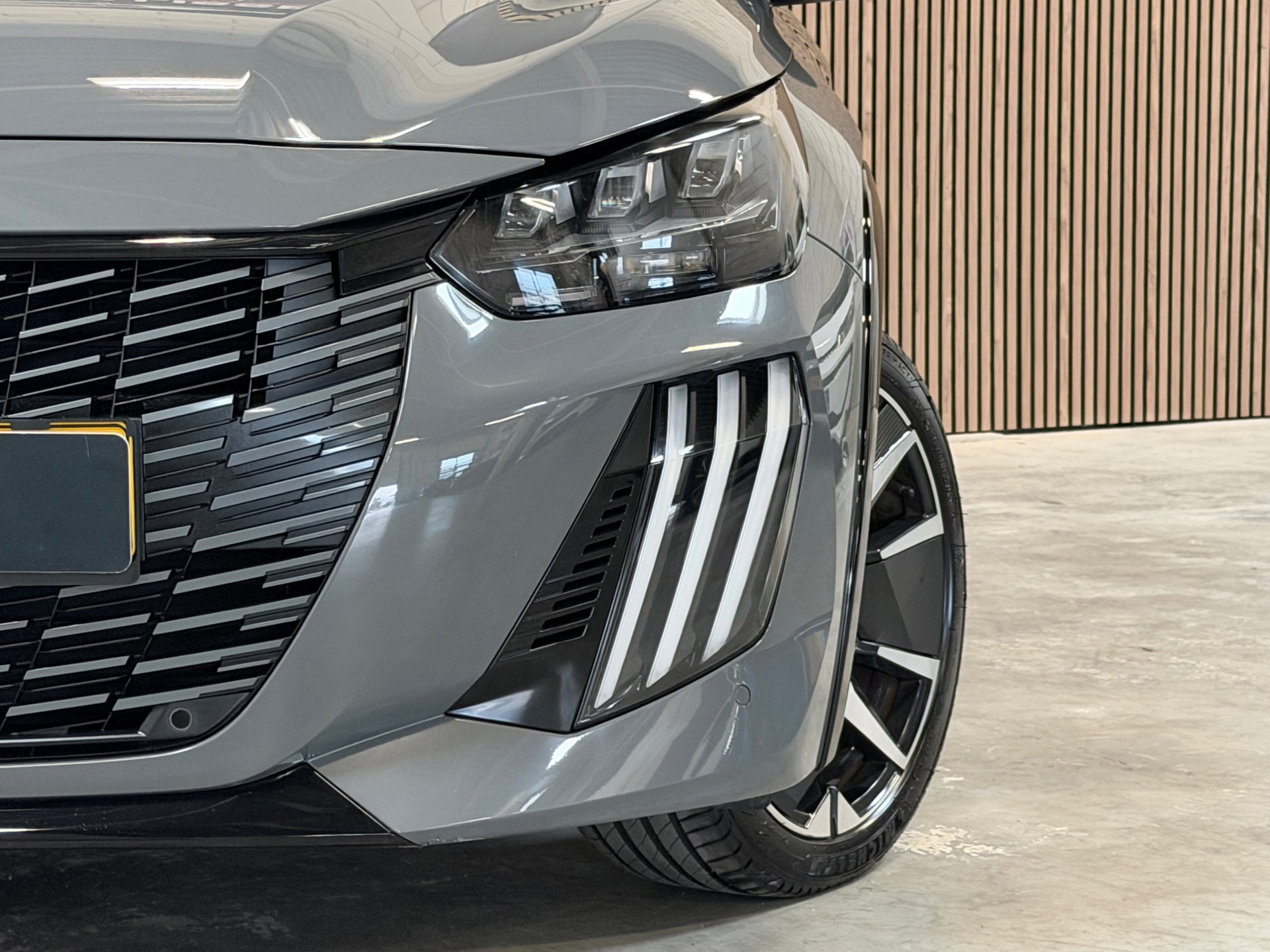 Peugeot 208 1.2 Hybrid 110 e-DCS6 GT (2025), foto 3