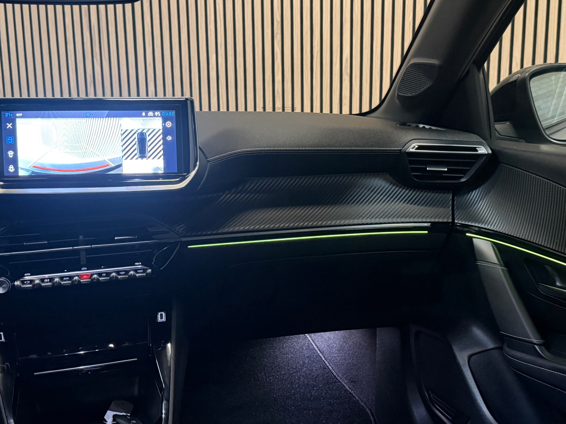 Peugeot 208 1.2 Hybrid 110 e-DCS6 GT (2025), foto 31