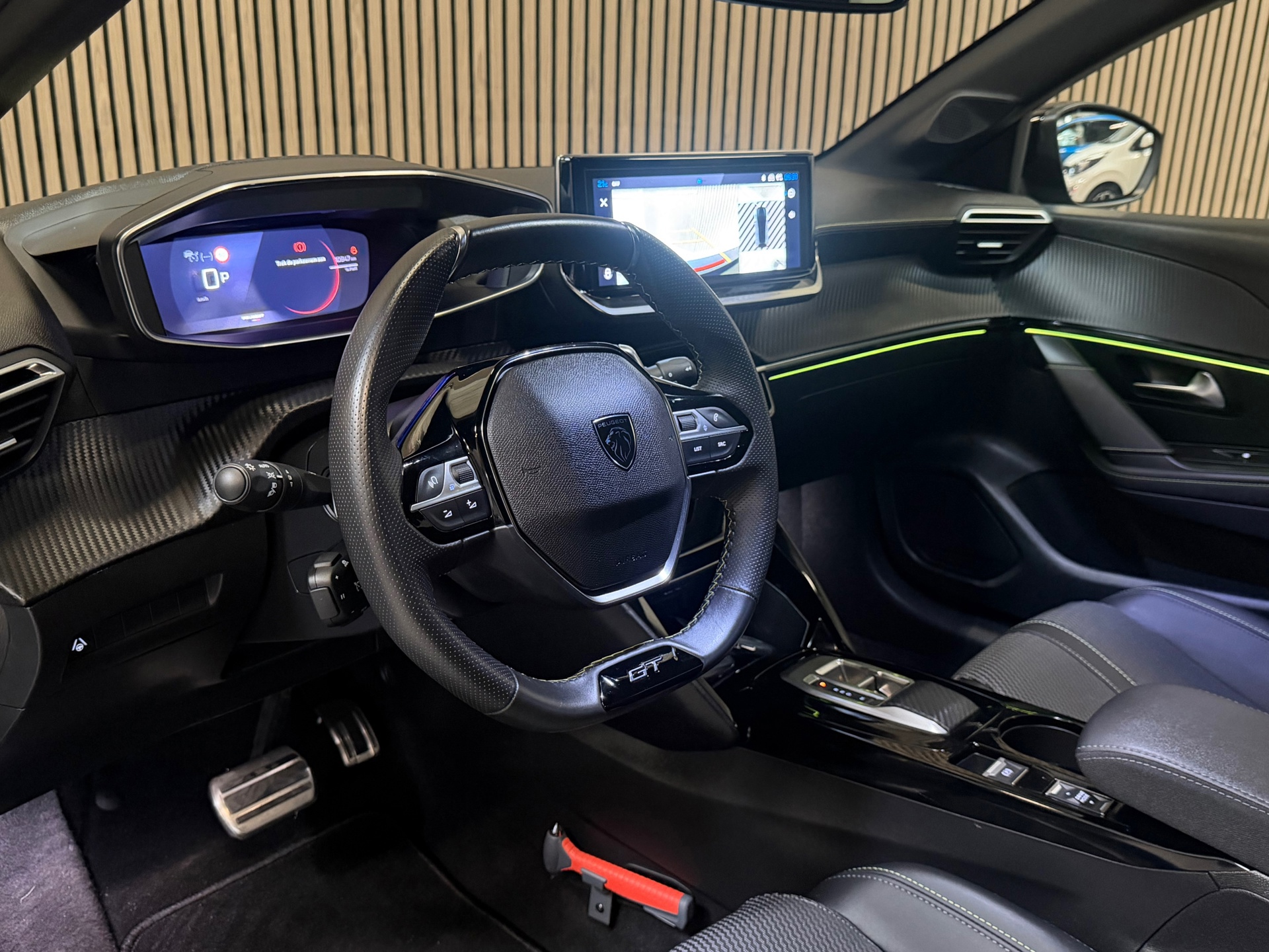 Peugeot 208 1.2 Hybrid 110 e-DCS6 GT (2025), foto 9