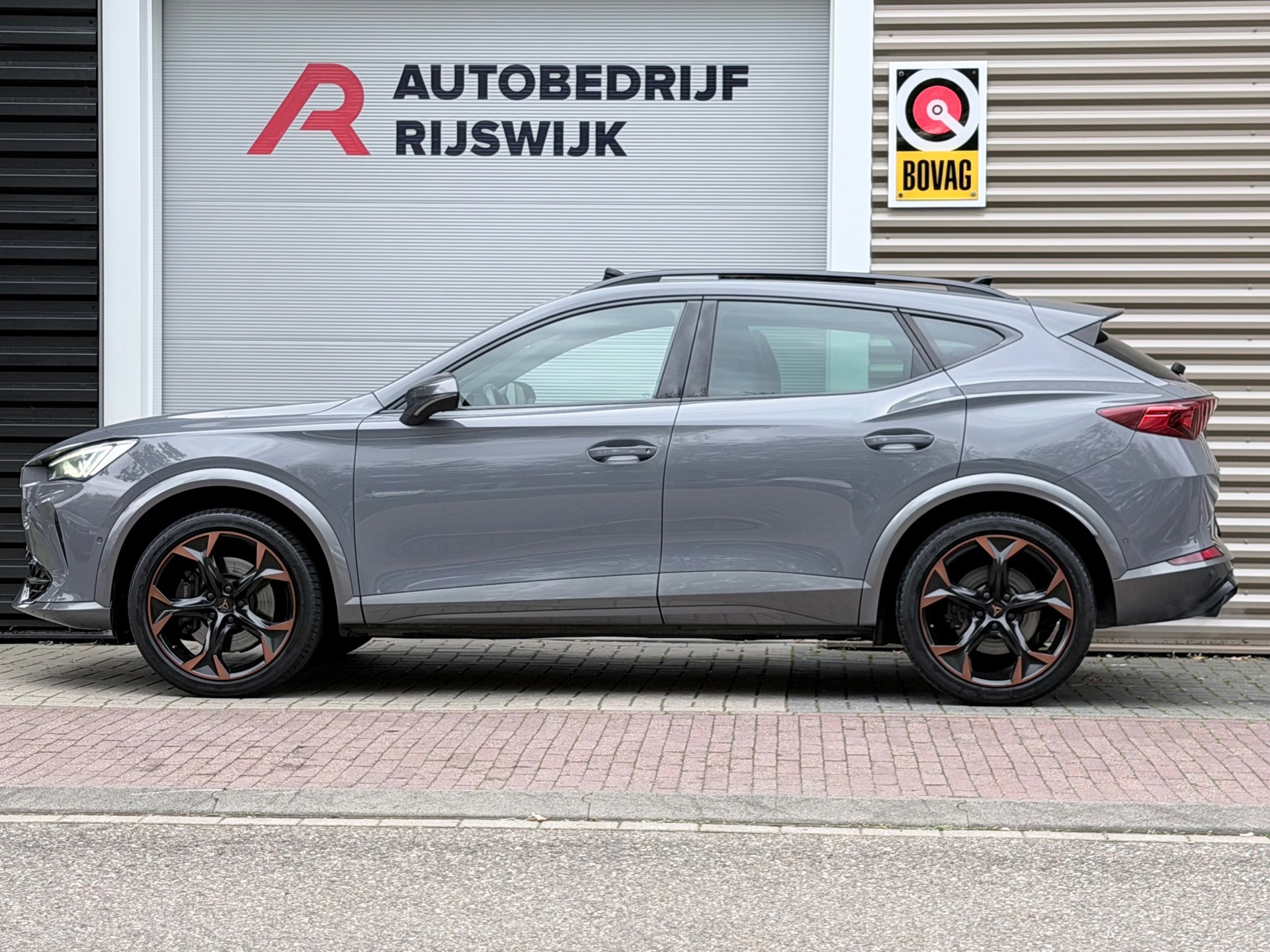 CUPRA Formentor 2.0 TSI 4DRIVE (2022), foto 2