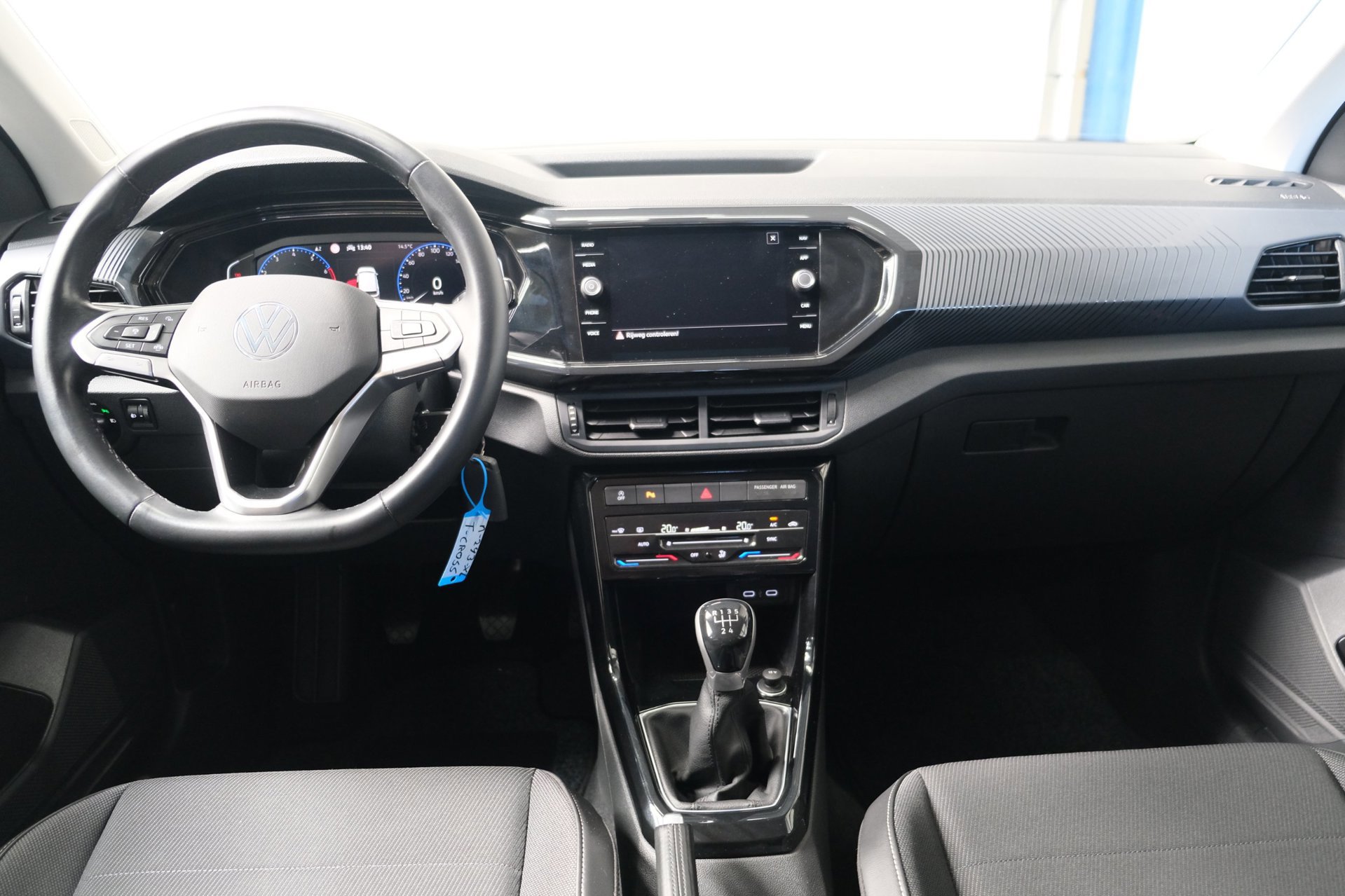 Volkswagen T-Cross 1.0 TSI Life (2022), foto 13