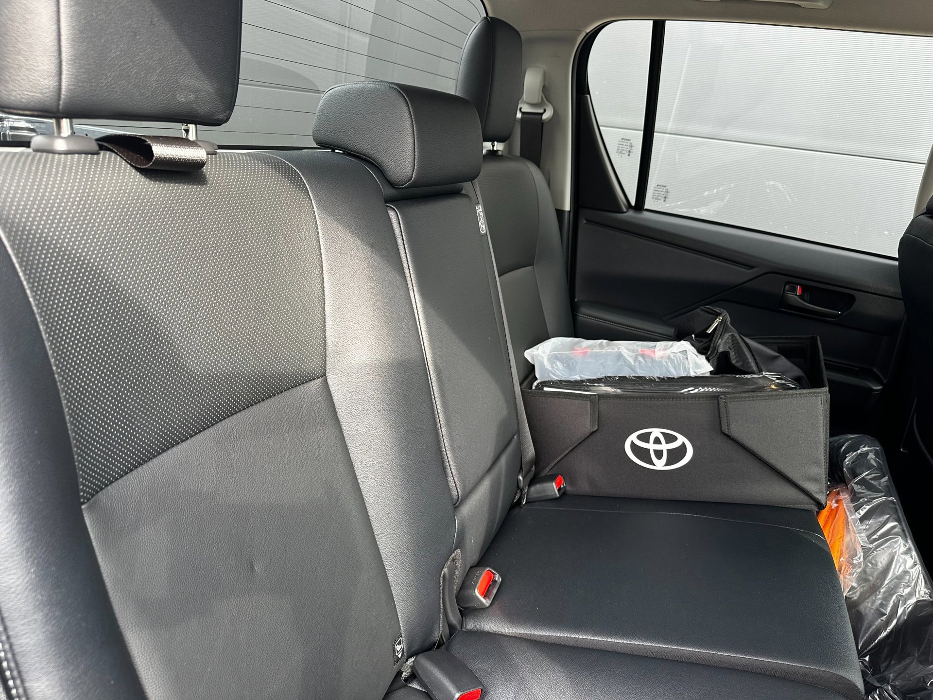 Toyota HiLux Professional Dubbele Cabine BEV Electric (2026), foto 14