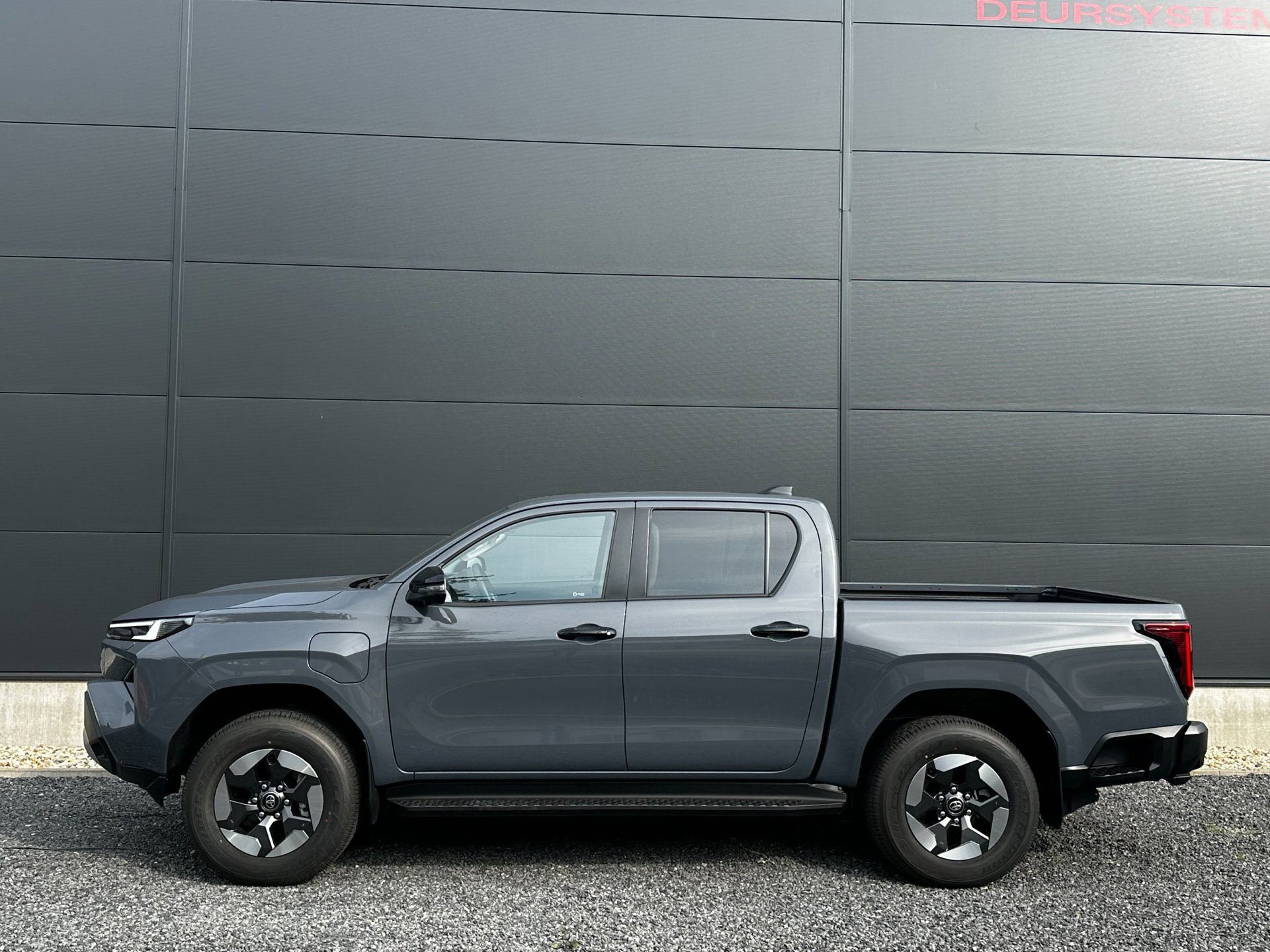 Toyota HiLux Professional Dubbele Cabine BEV Electric (2026), foto 3
