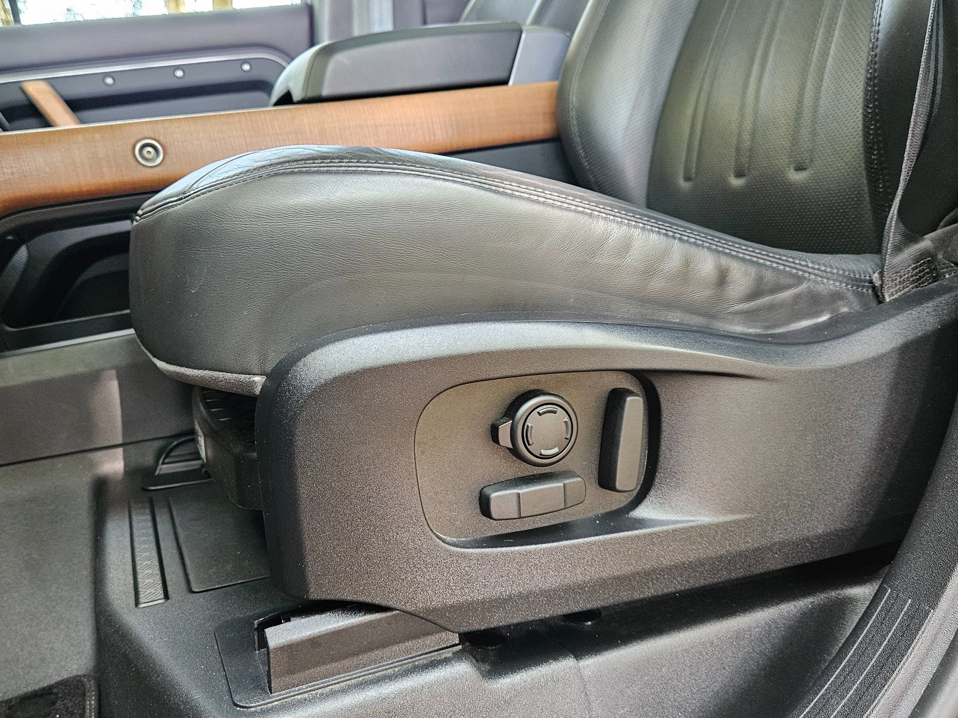 Land Rover Defender 110 3.0 P400 HSE (2020), foto 20