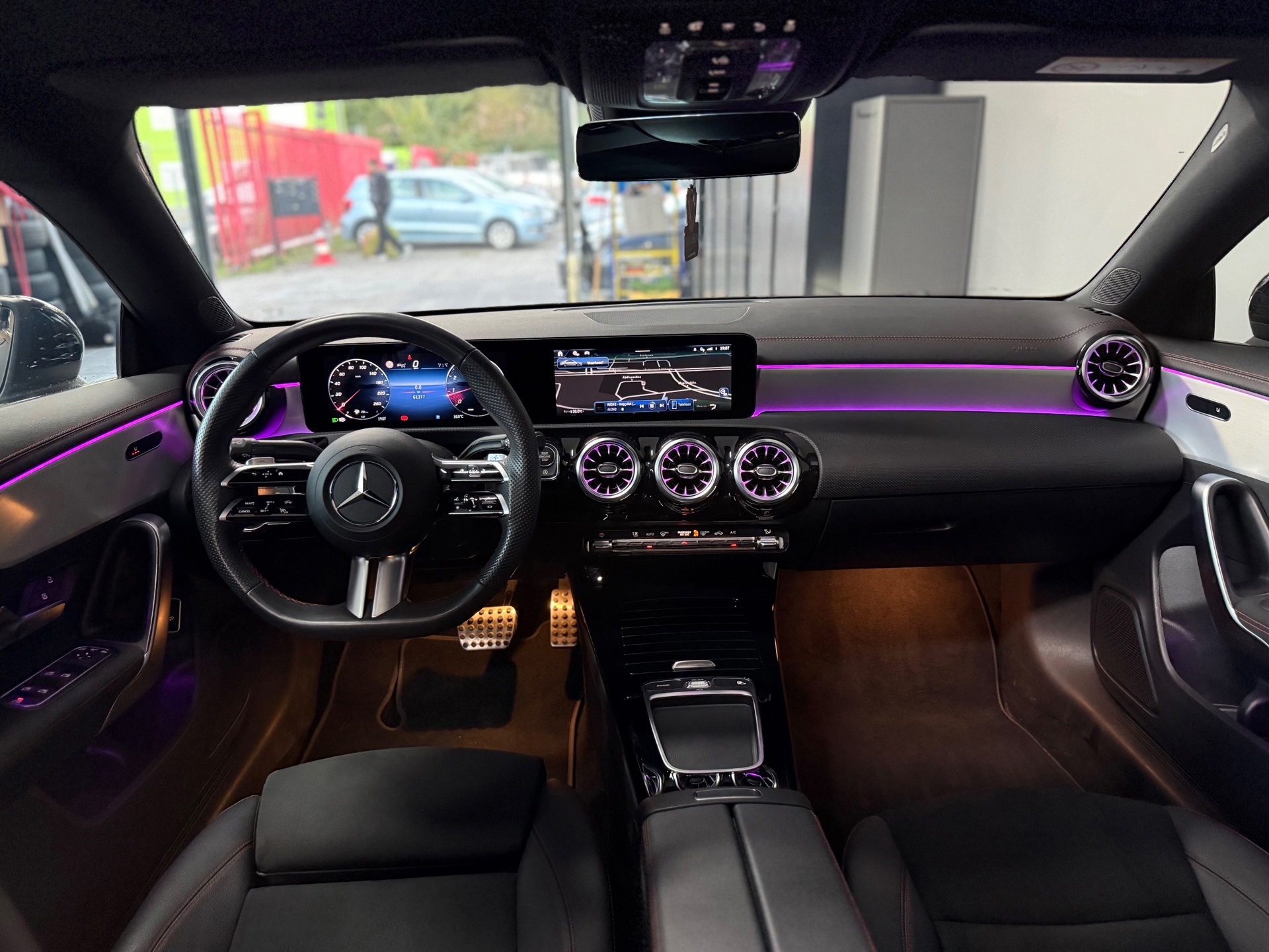 Mercedes-Benz CLA-klasse 180 Star Edition AMG Line (2024), foto 2