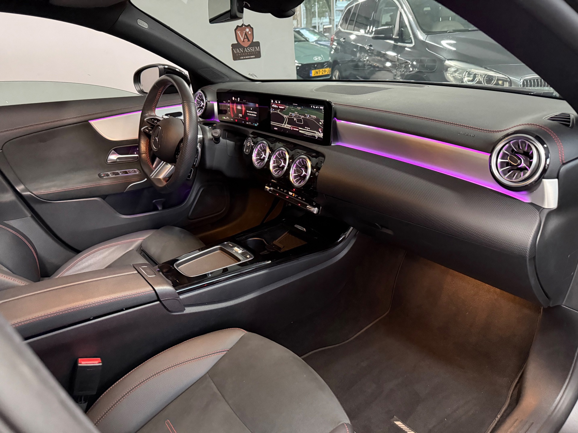 Mercedes-Benz CLA-klasse 180 Star Edition AMG Line (2024), foto 11