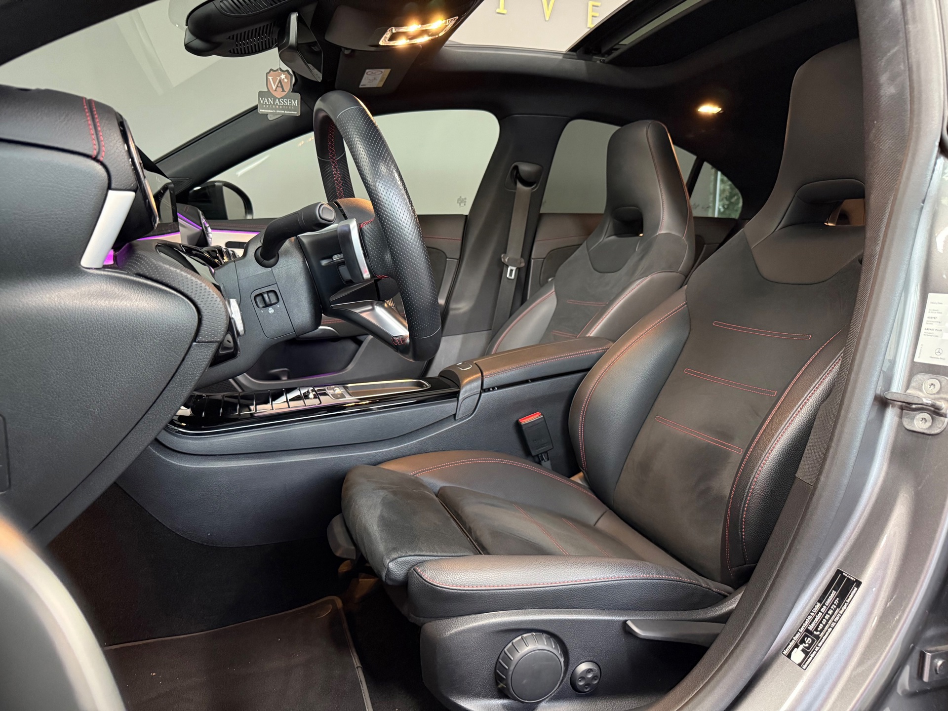 Mercedes-Benz CLA-klasse 180 Star Edition AMG Line (2024), foto 12