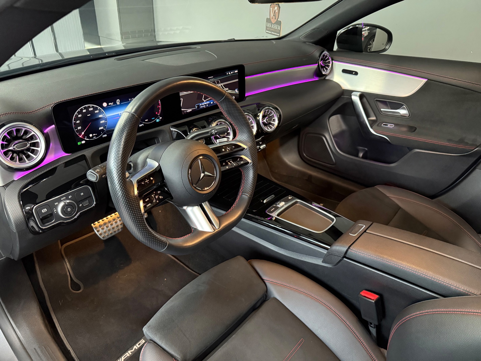 Mercedes-Benz CLA-klasse 180 Star Edition AMG Line (2024), foto 9