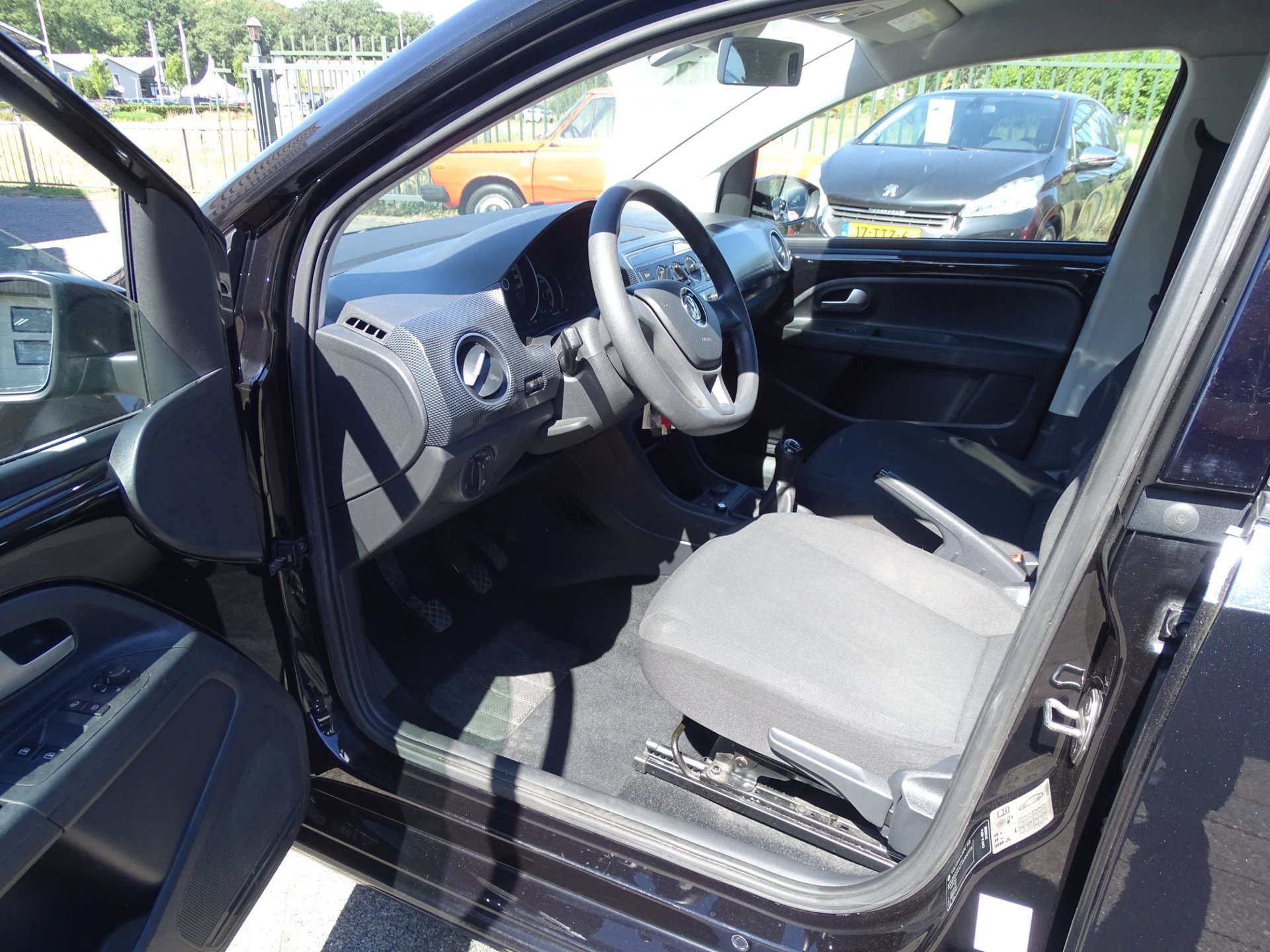 Volkswagen Up! 1.0 BMT move up (2018), foto 5