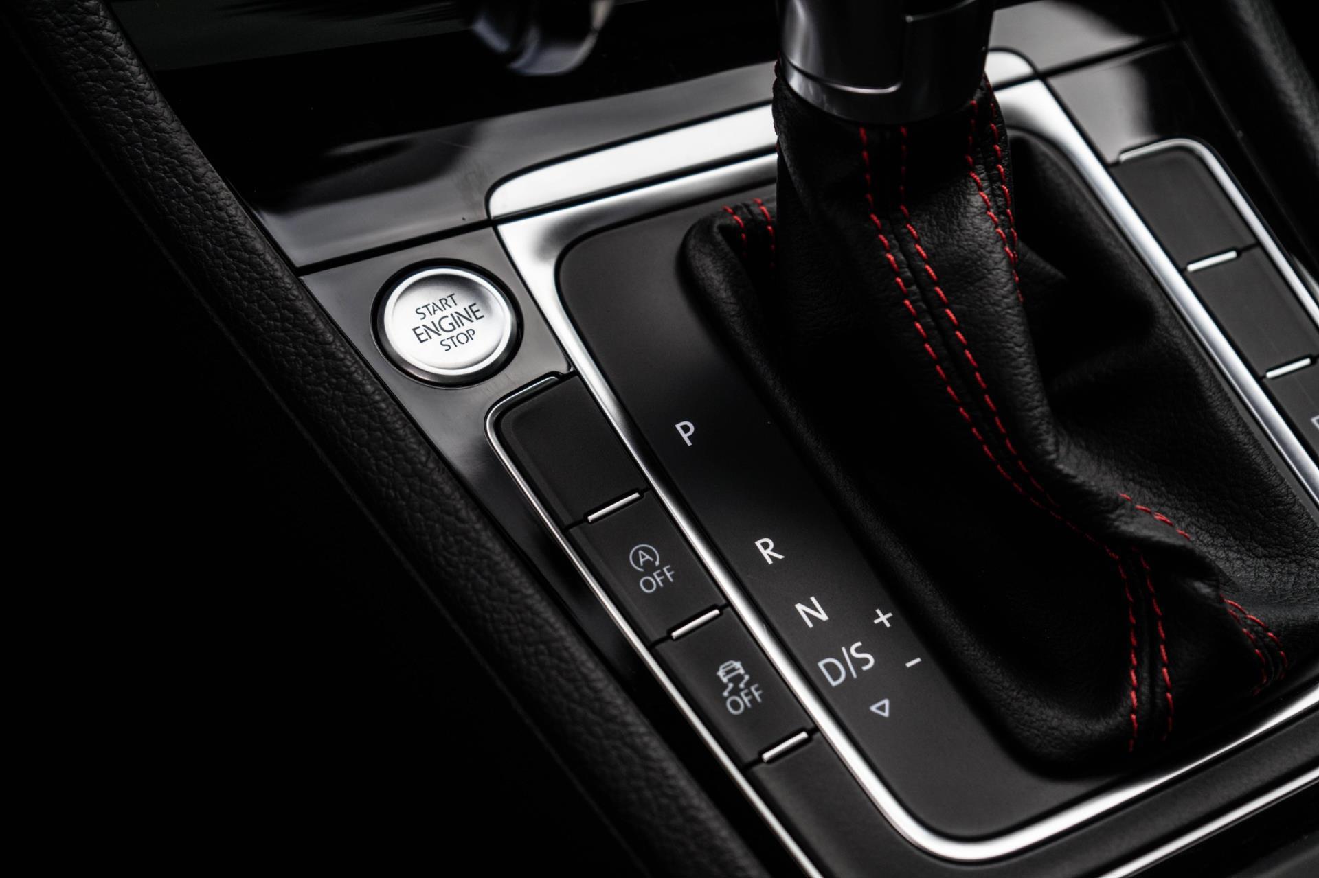 Volkswagen Golf 2.0 TSI GTI Performance (2018), foto 23