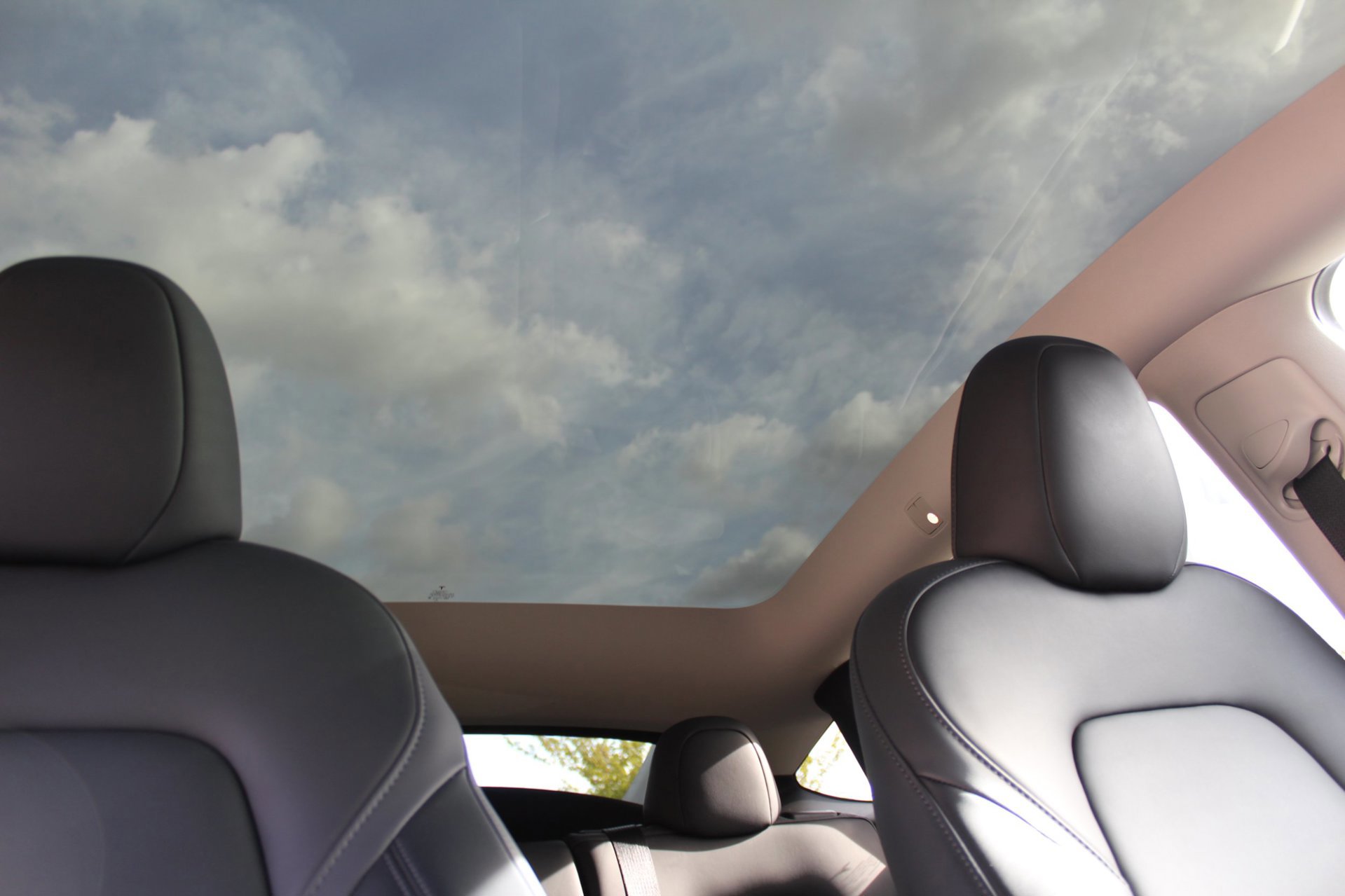 Tesla Model Y RWD SOH 92 % 1e (2022), foto 20