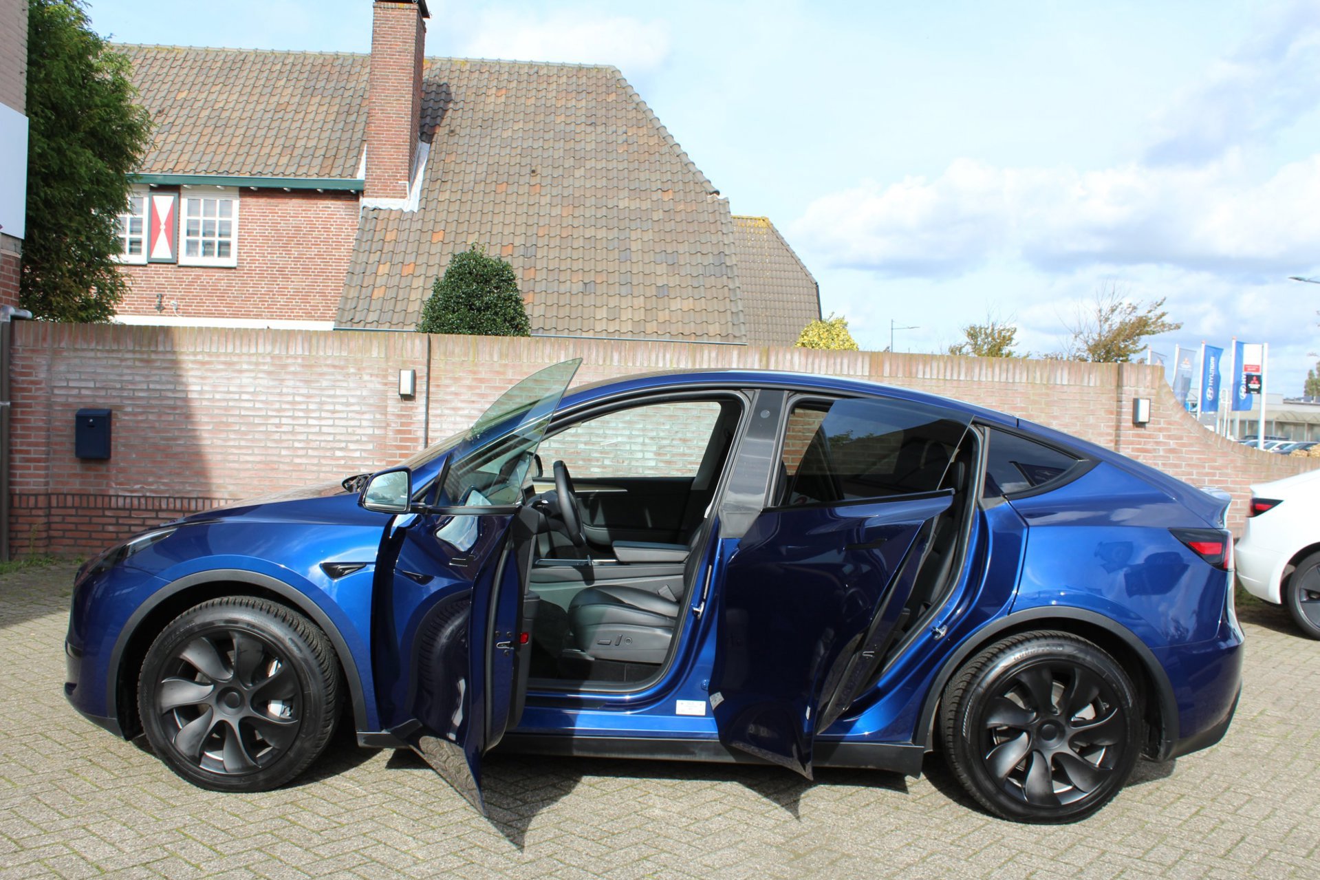 Tesla Model Y RWD SOH 92 % 1e (2022), foto 3