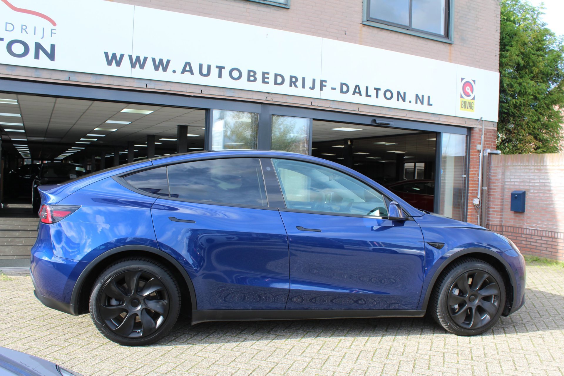 Tesla Model Y RWD SOH 92 % 1e (2022), foto 8
