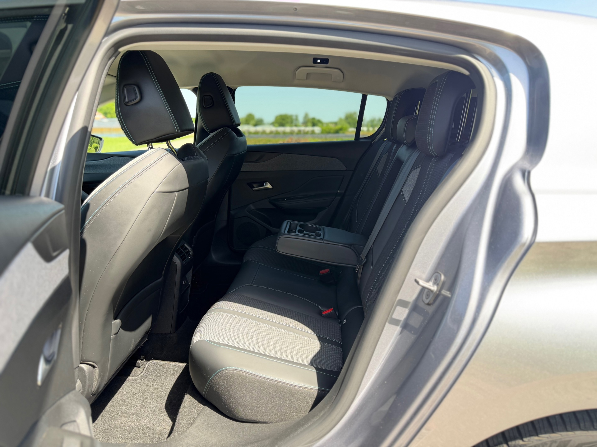 Peugeot 308 1.2 PureTech Allure Pack Business (2022), foto 19