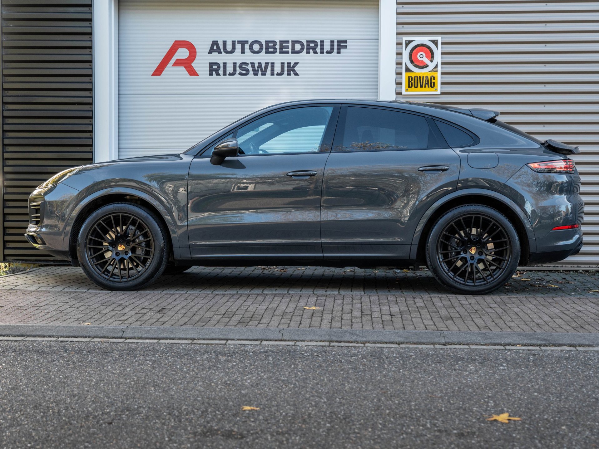 Porsche Cayenne Coupé 3.0 E-Hybrid Platinum Edition (2022), foto 2