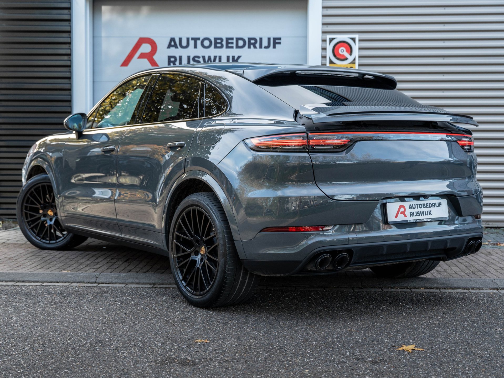 Porsche Cayenne Coupé 3.0 E-Hybrid Platinum Edition (2022), foto 3