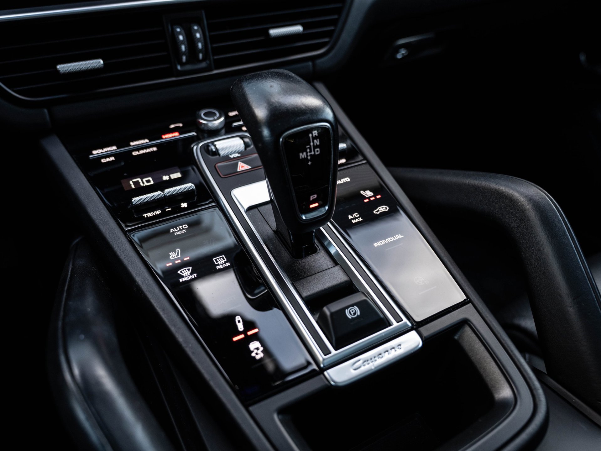 Porsche Cayenne Coupé 3.0 E-Hybrid Platinum Edition (2022), foto 27