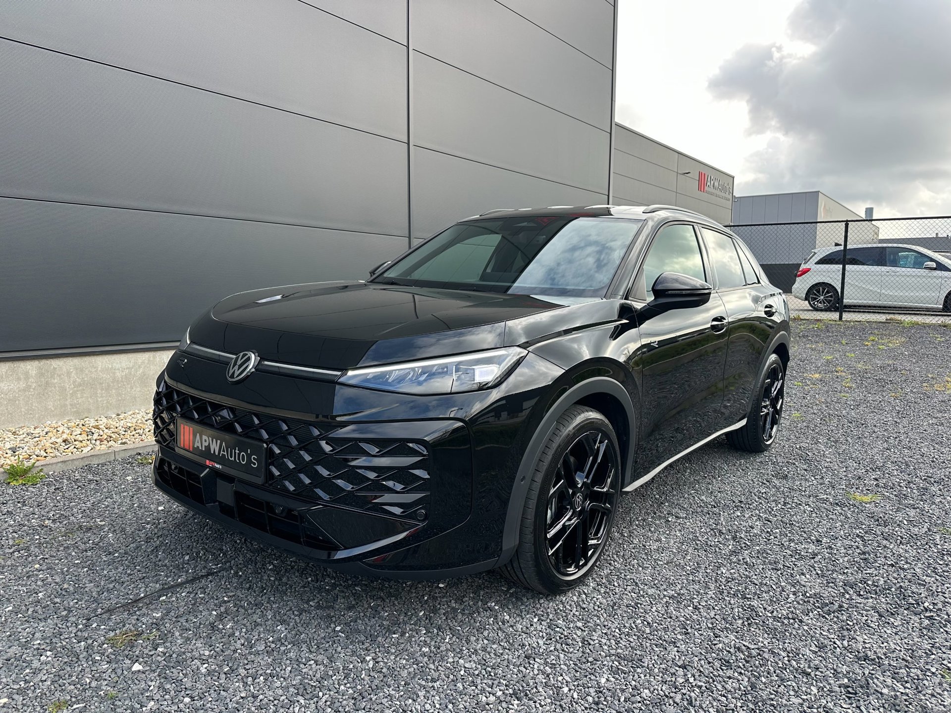 Volkswagen T-Roc 1.5 TSI R-Line Edition IQ. Light (2026), foto 2