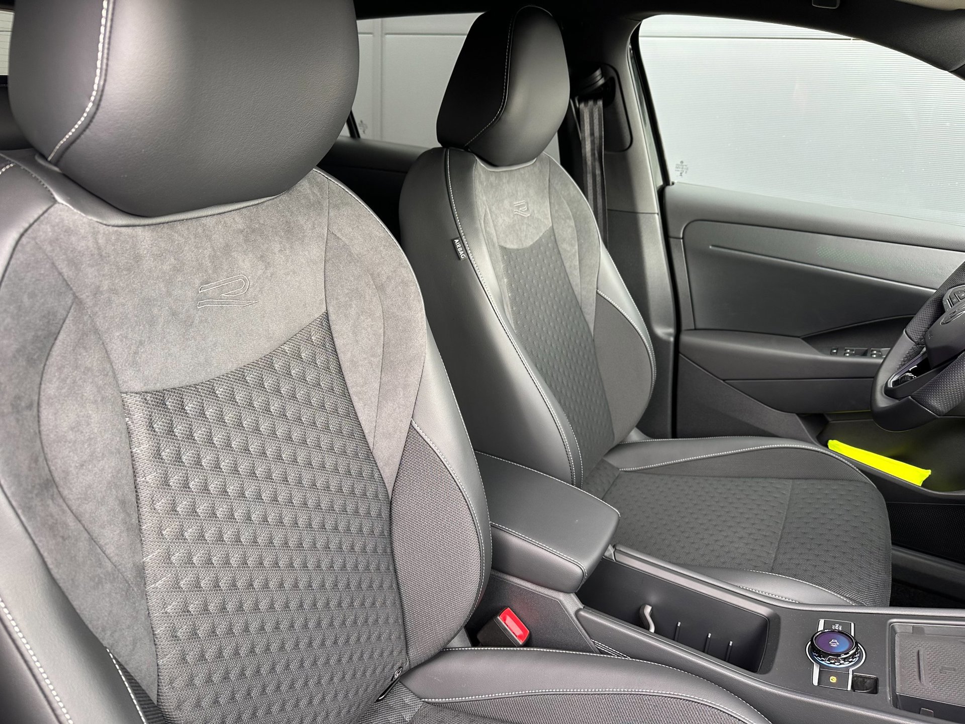 Volkswagen T-Roc 1.5 TSI R-Line Edition IQ. Light (2026), foto 15
