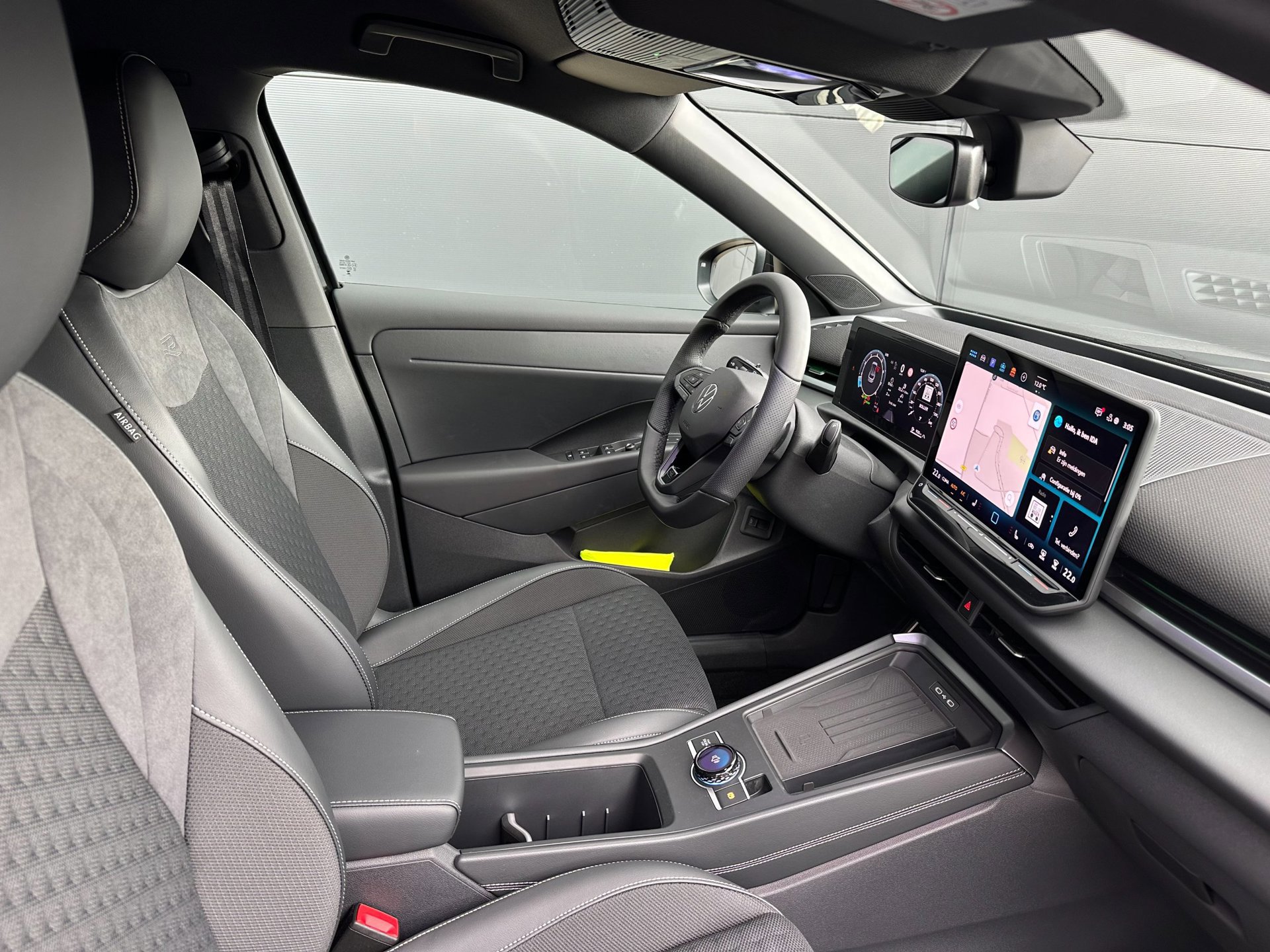 Volkswagen T-Roc 1.5 TSI R-Line Edition IQ. Light (2026), foto 5