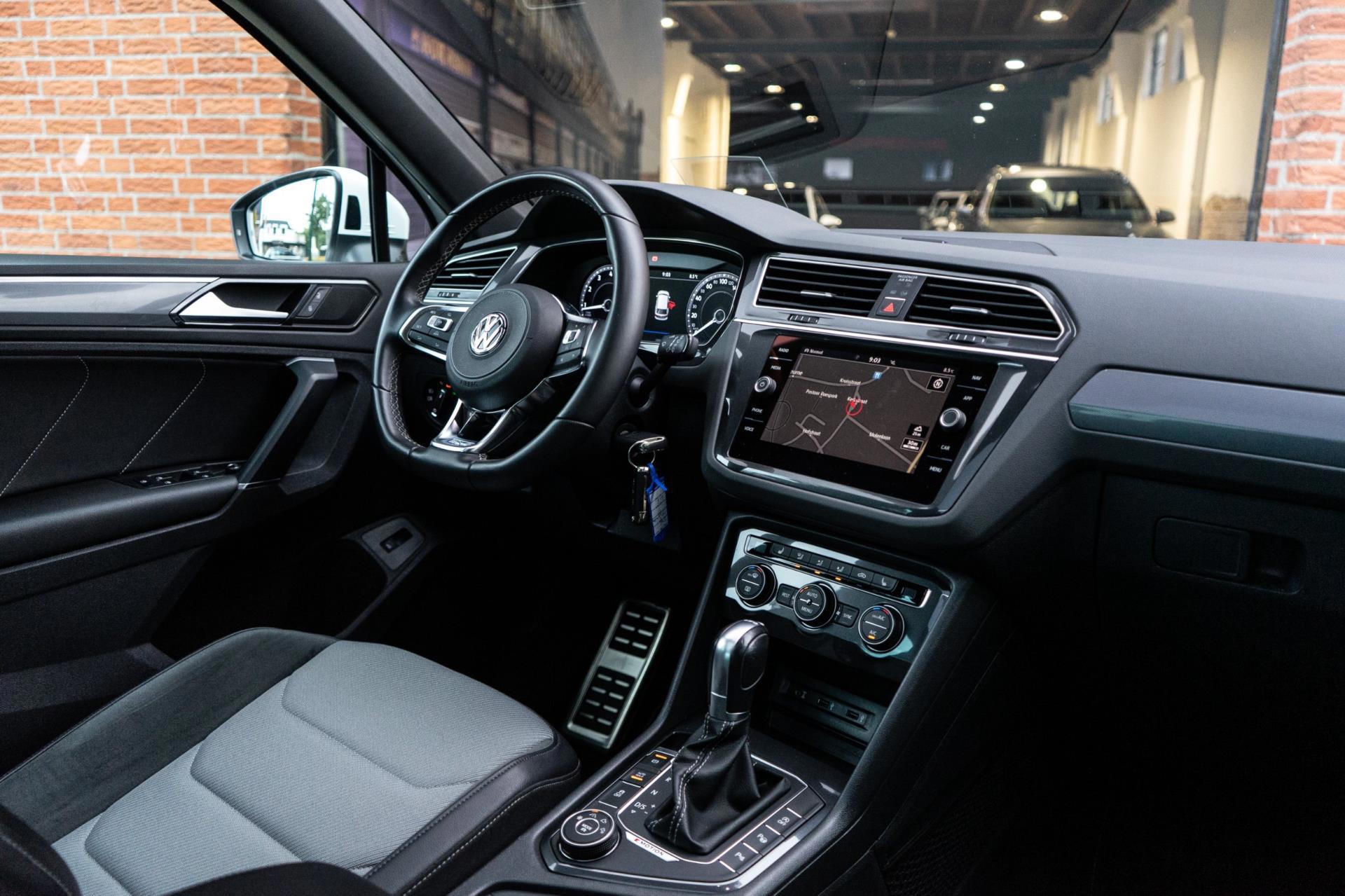 Volkswagen Tiguan 2.0 TSI 4Motion Highline R-Line (2017), foto 17