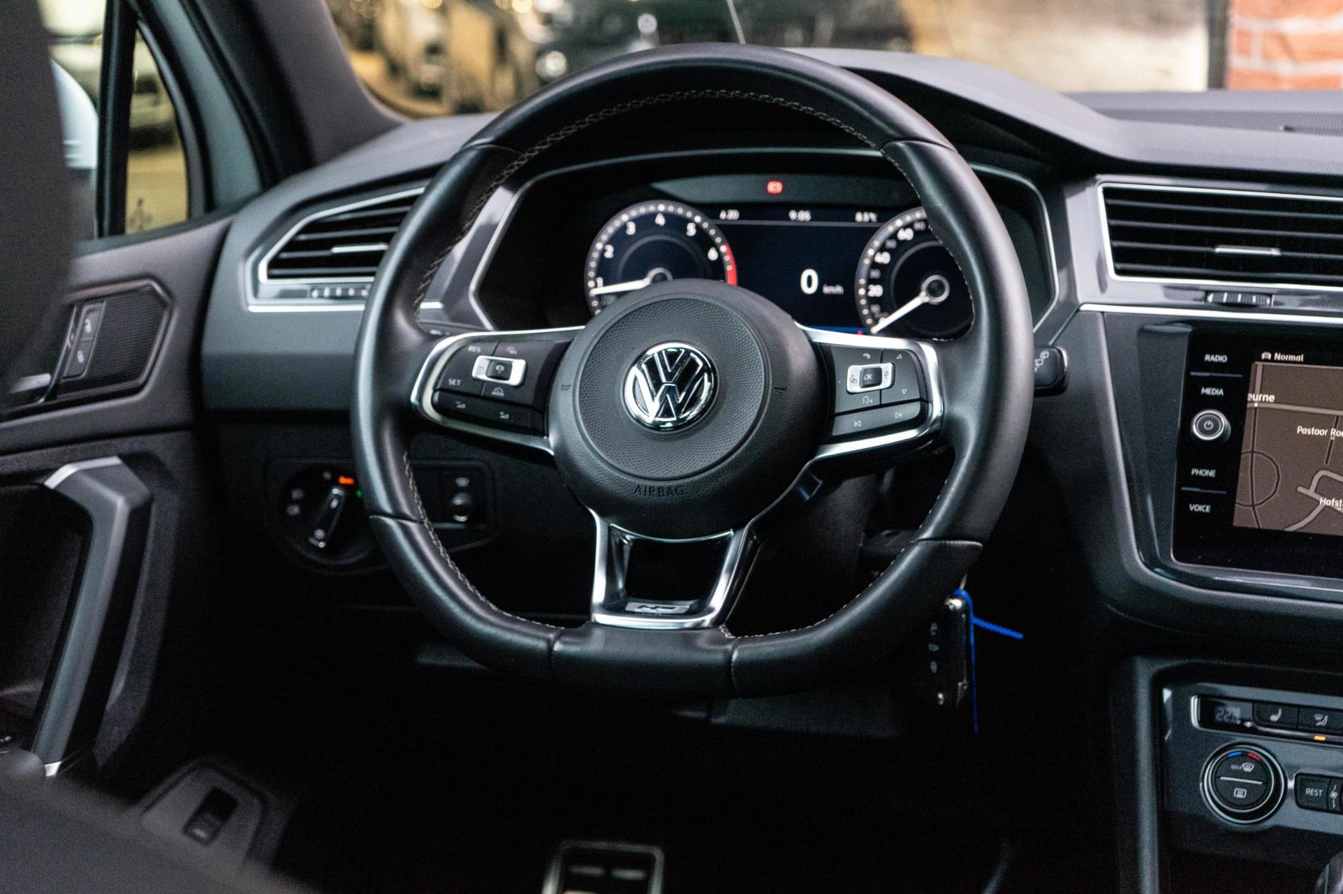 Volkswagen Tiguan 2.0 TSI 4Motion Highline R-Line (2017), foto 19