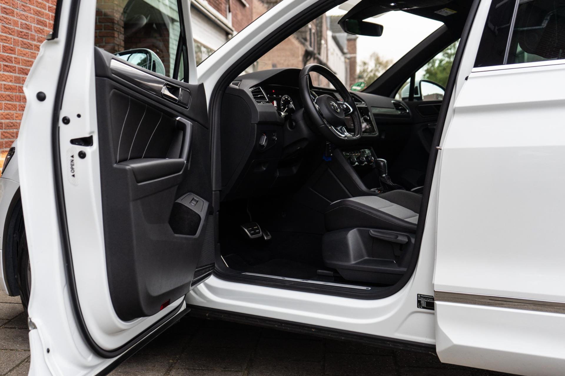 Volkswagen Tiguan 2.0 TSI 4Motion Highline R-Line (2017), foto 21