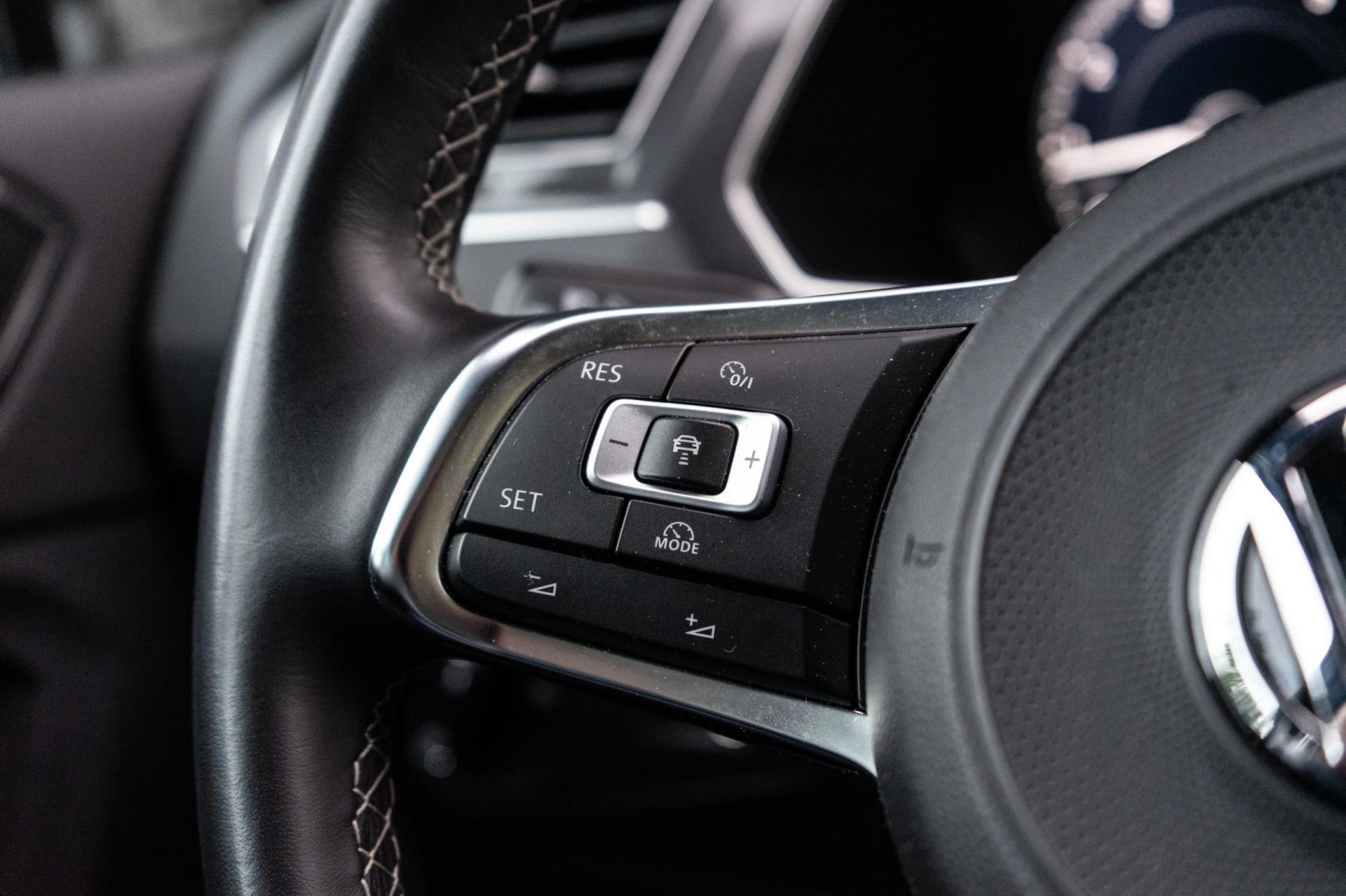 Volkswagen Tiguan 2.0 TSI 4Motion Highline R-Line (2017), foto 25