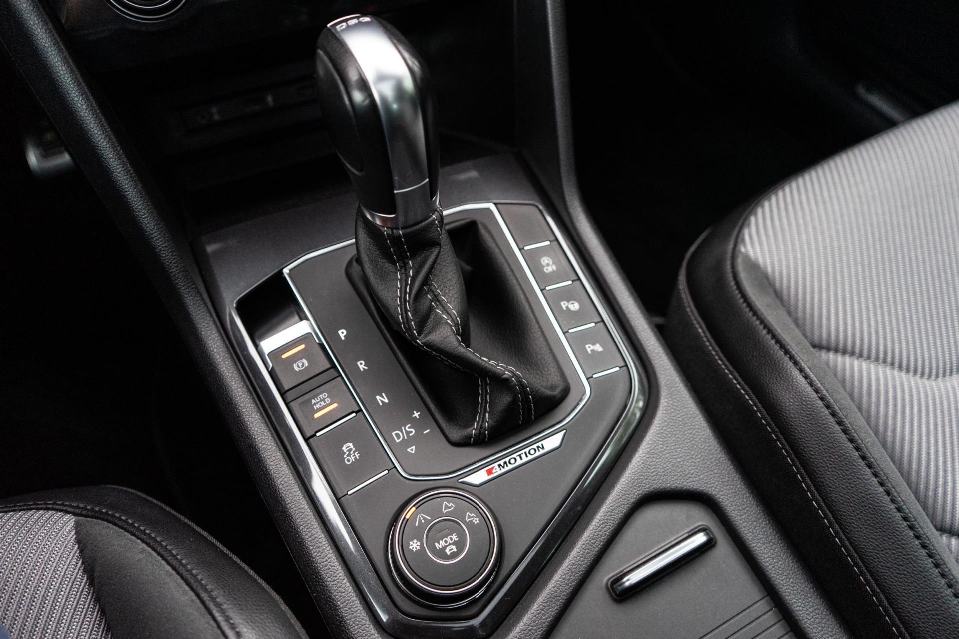 Volkswagen Tiguan 2.0 TSI 4Motion Highline R-Line (2017), foto 34