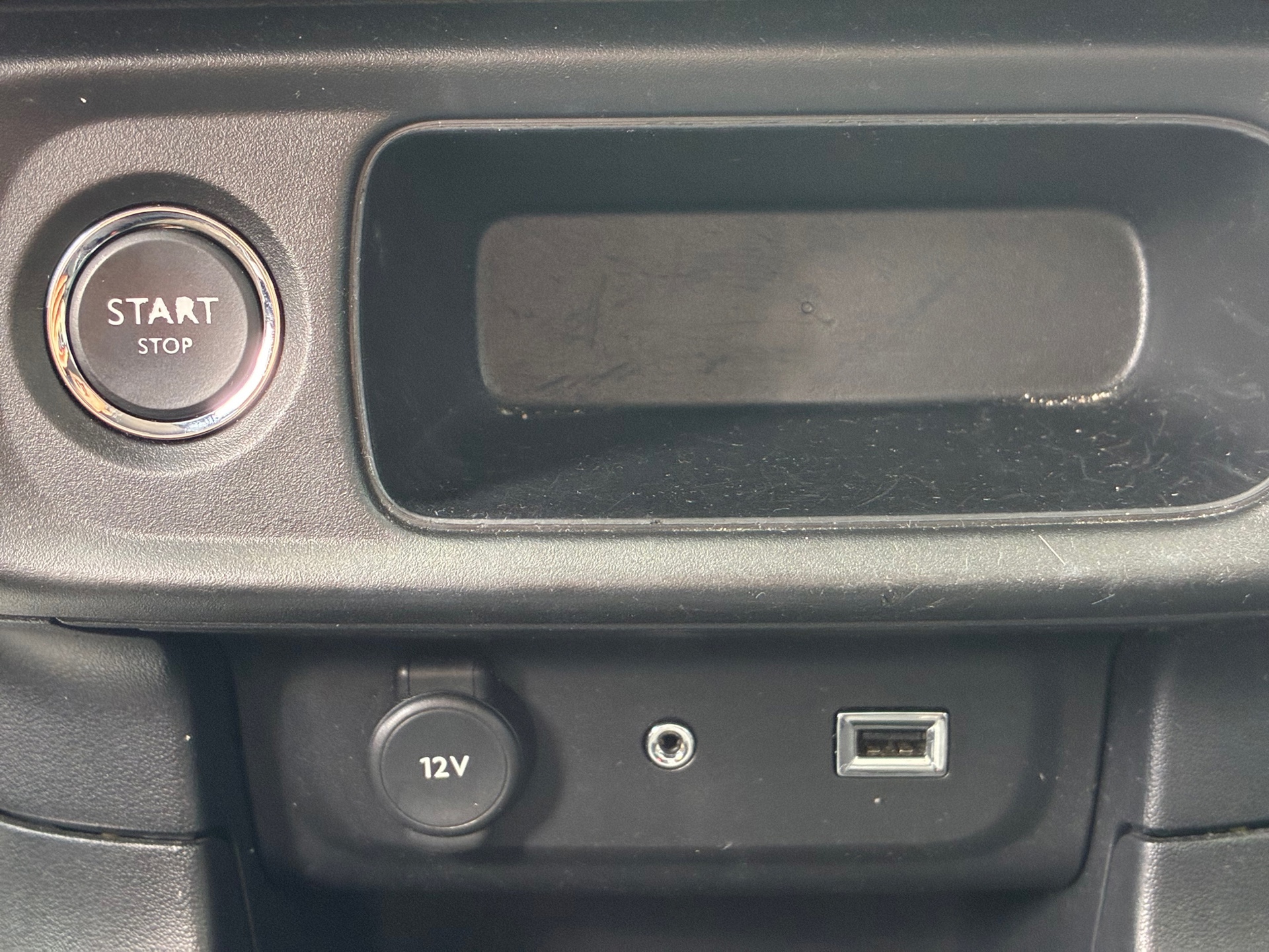 Citroen C3 1.2 PureTech S&S Shine (2016), foto 22
